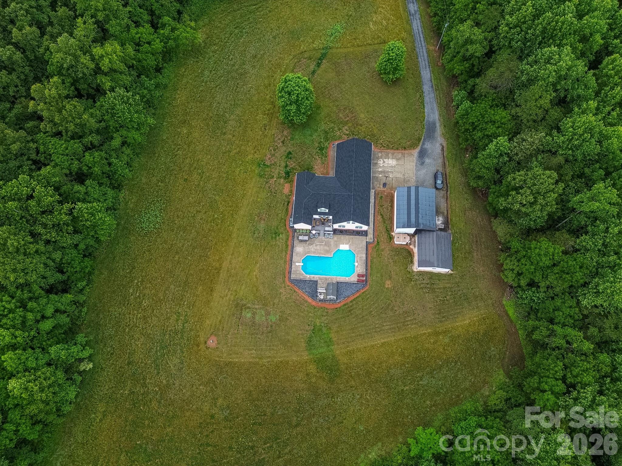 3127 Yorkshire Lane Property Photo 12