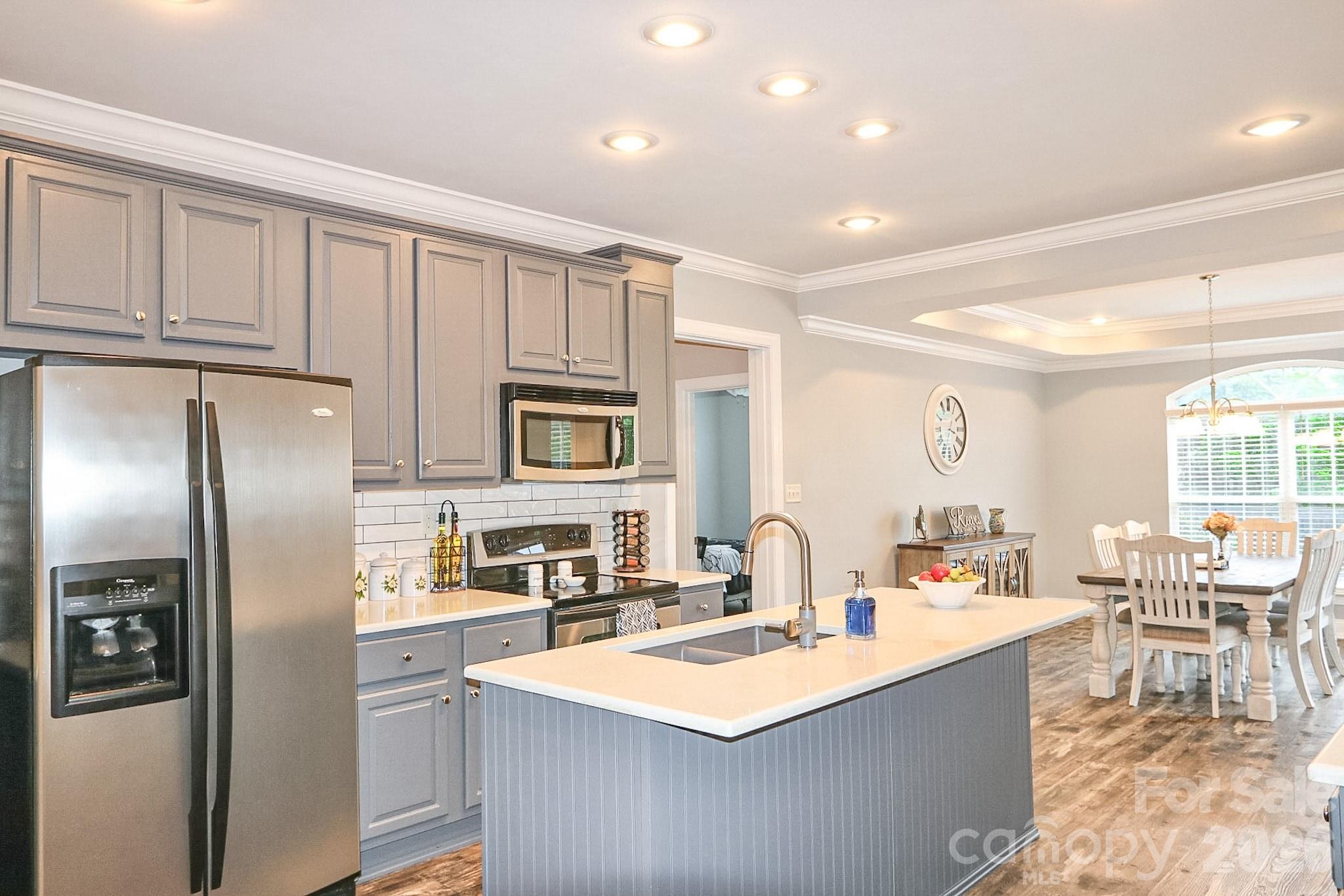 3127 Yorkshire Lane Property Photo 15