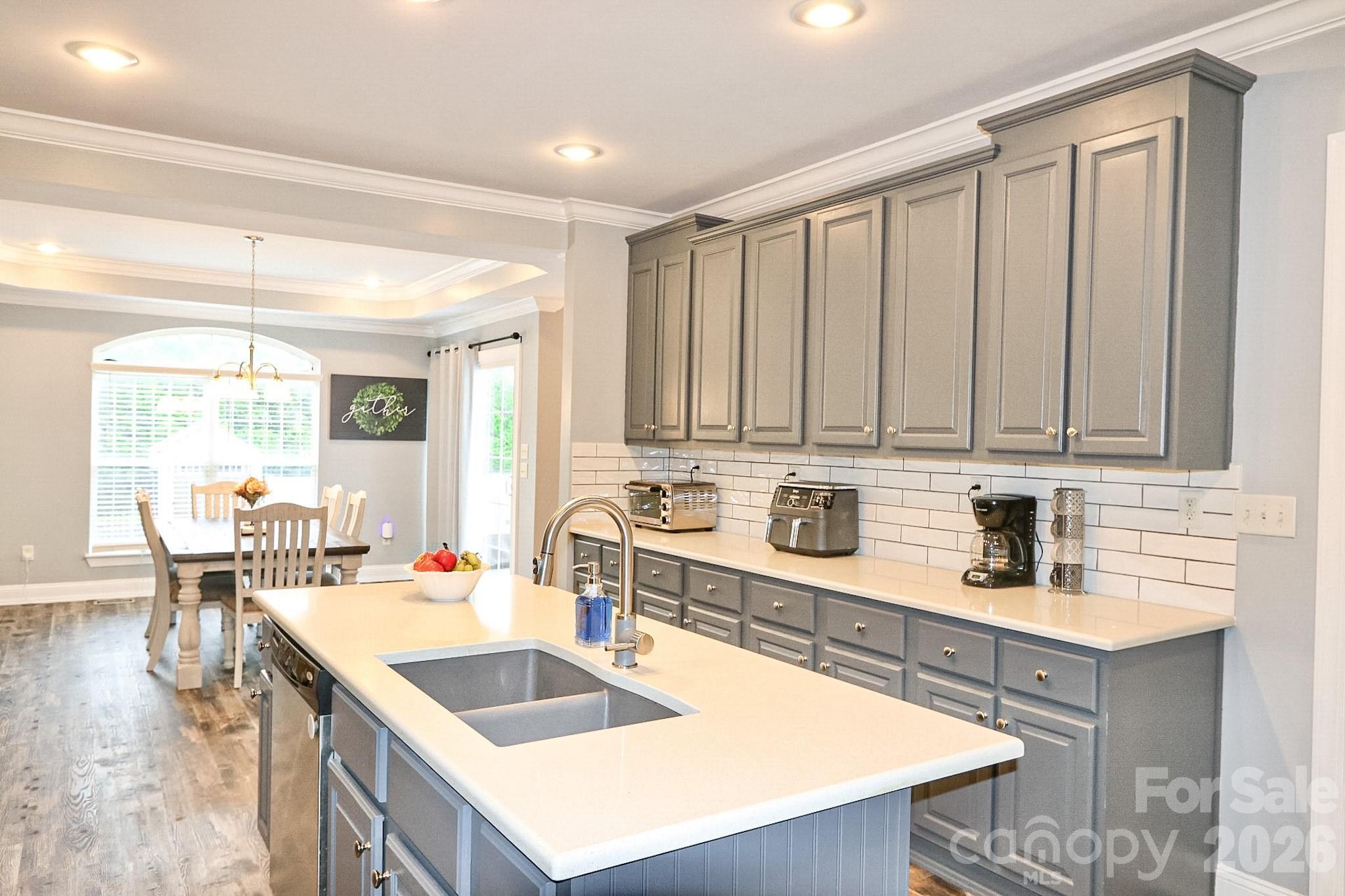 3127 Yorkshire Lane Property Photo 16