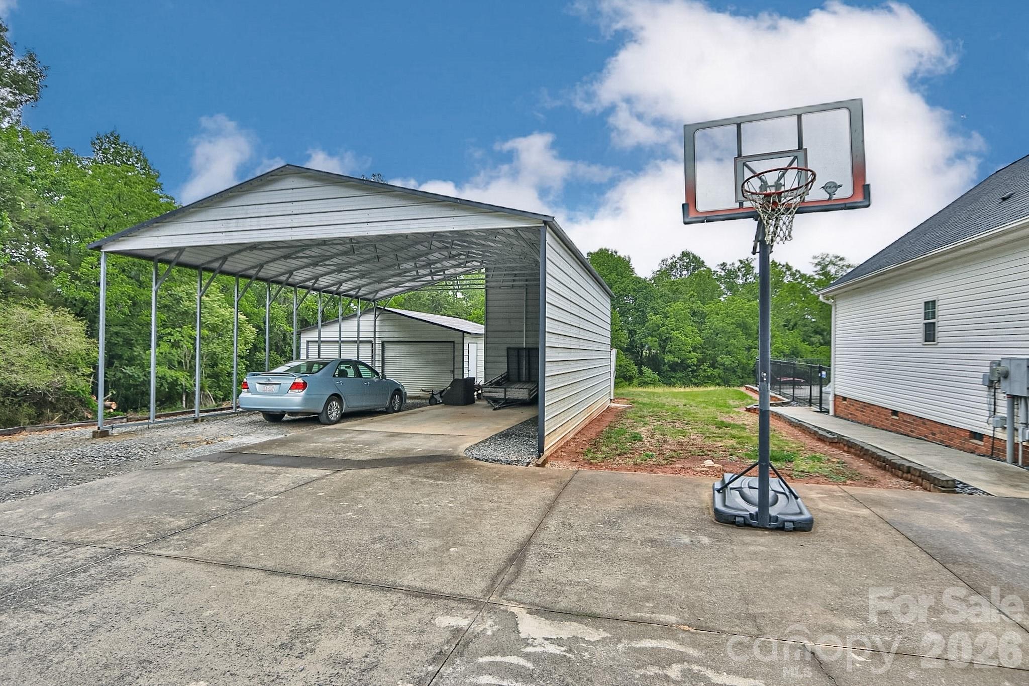 3127 Yorkshire Lane Property Photo 45