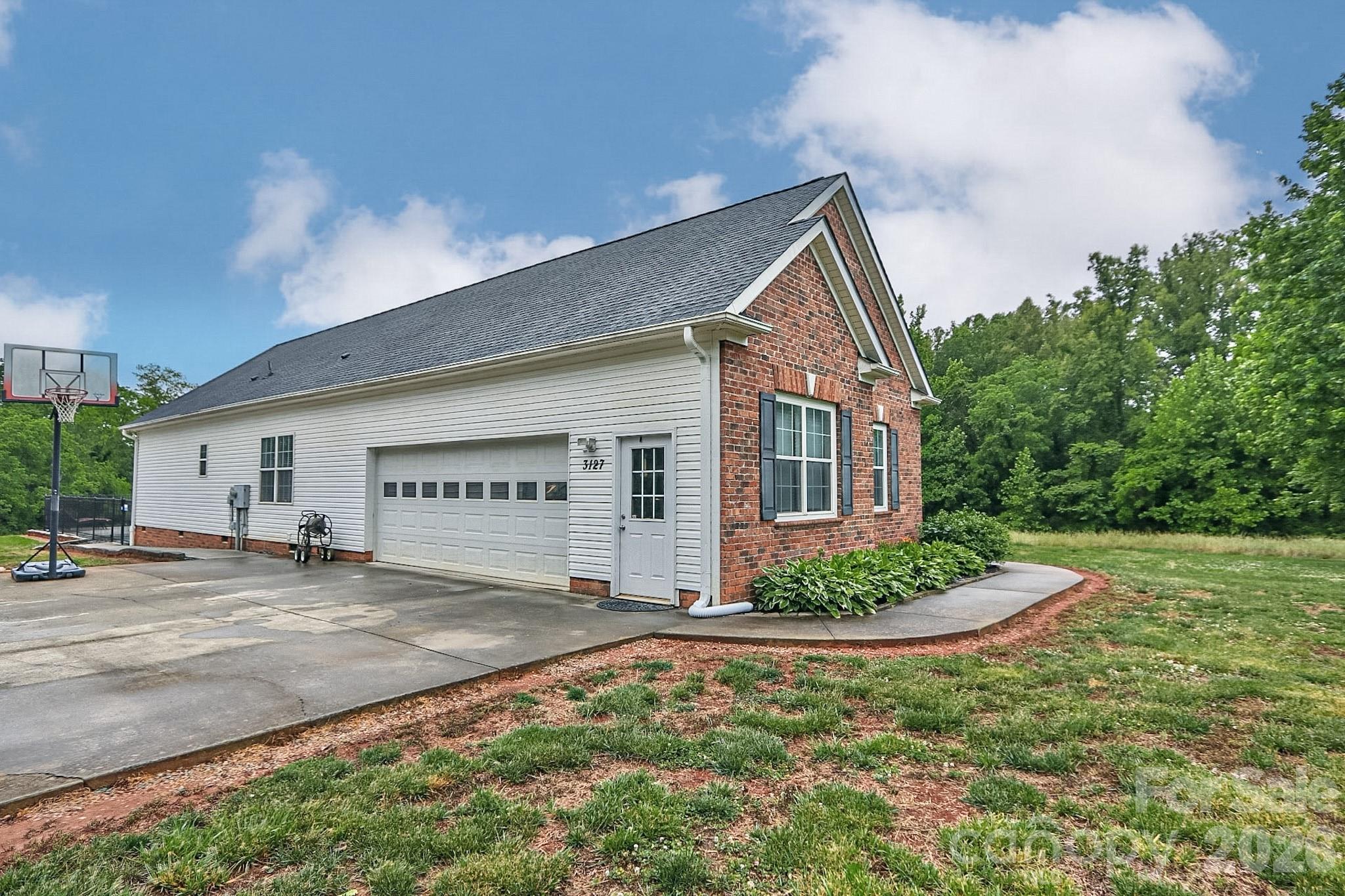 3127 Yorkshire Lane Property Photo 46