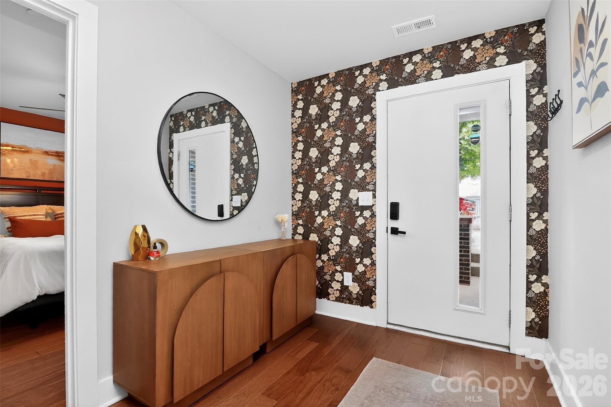 2024 Bryant Park Drive Property Photo 4