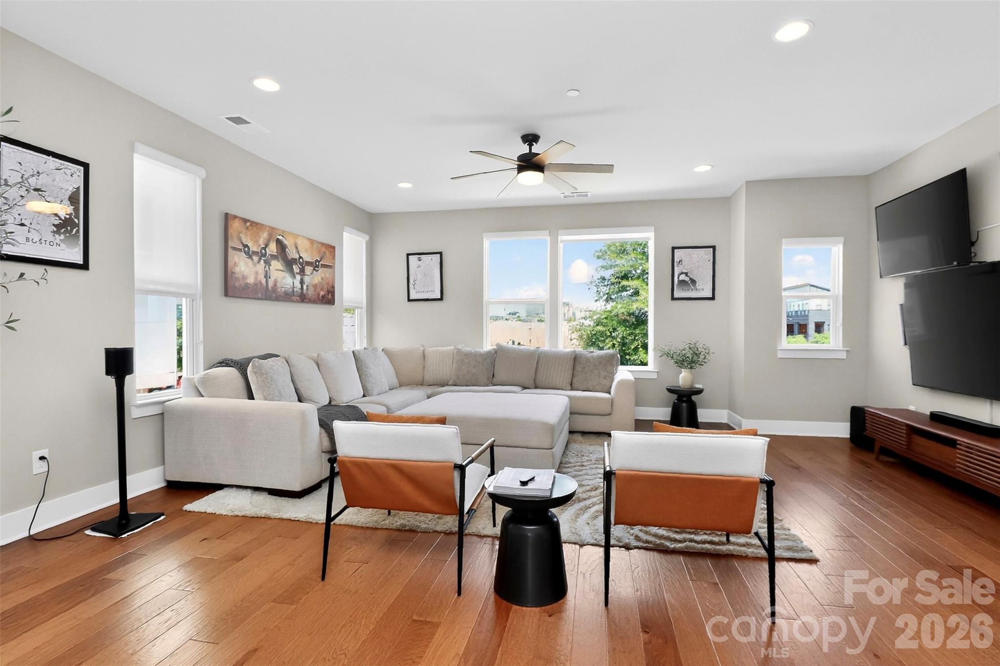 2024 Bryant Park Drive Property Photo 7