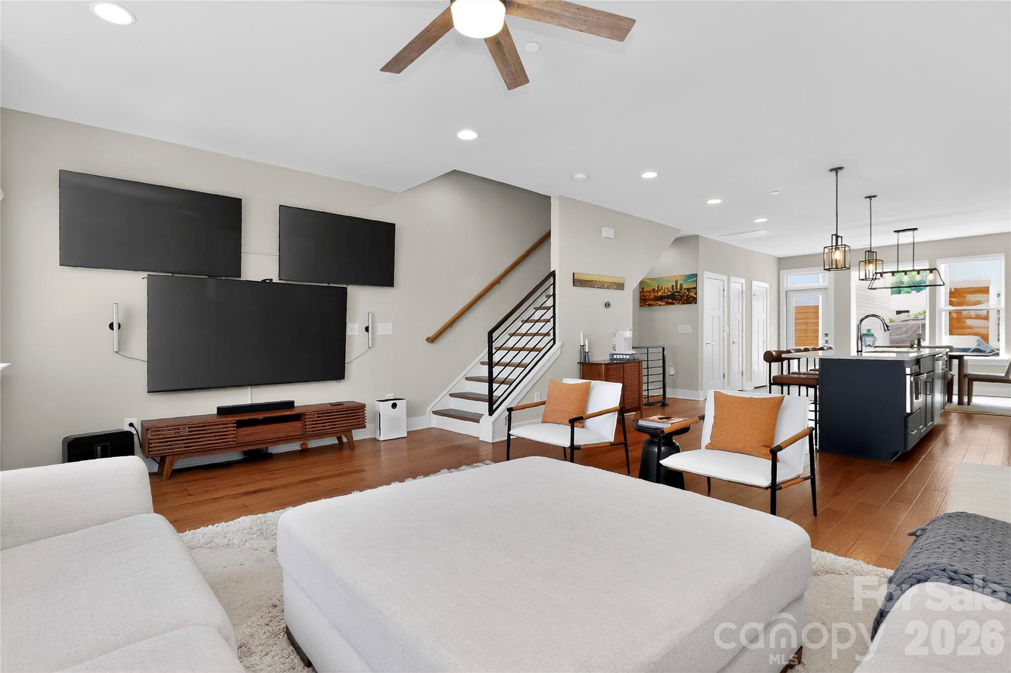 2024 Bryant Park Drive Property Photo 8