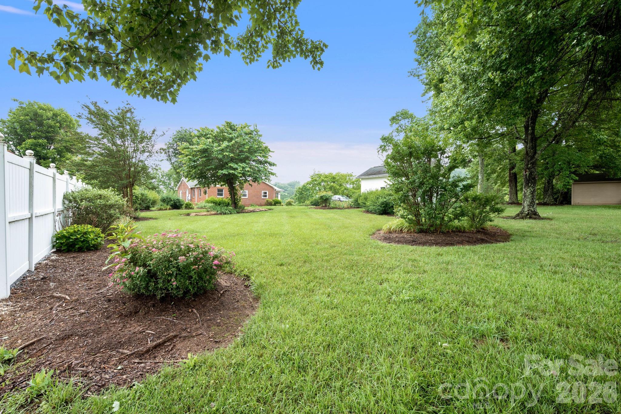 191 Thompson Road Property Photo 4