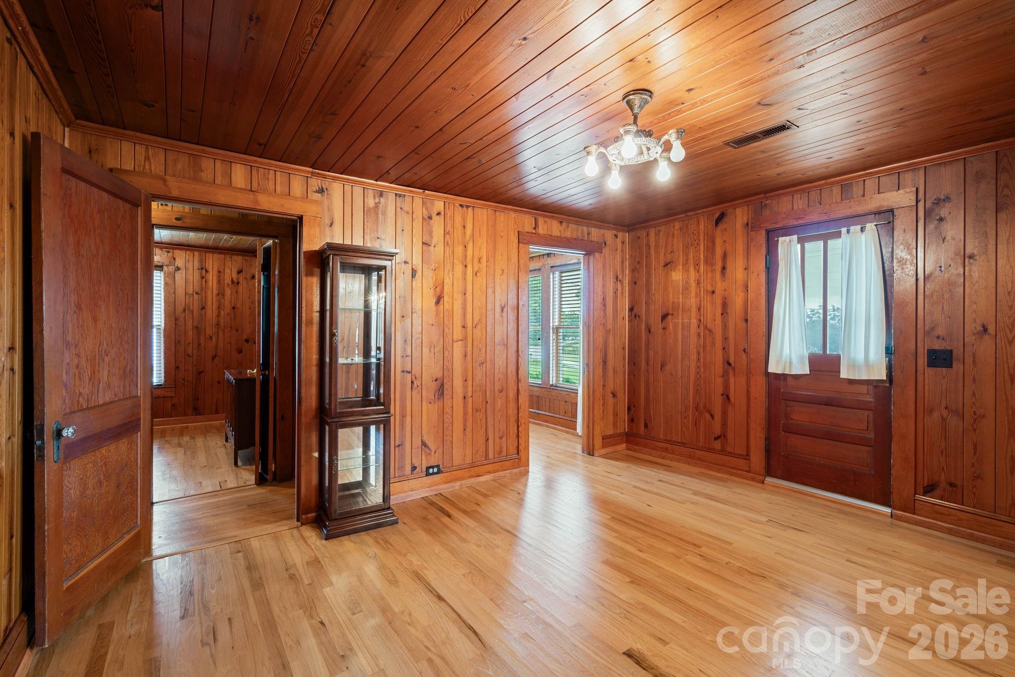191 Thompson Road Property Photo 12
