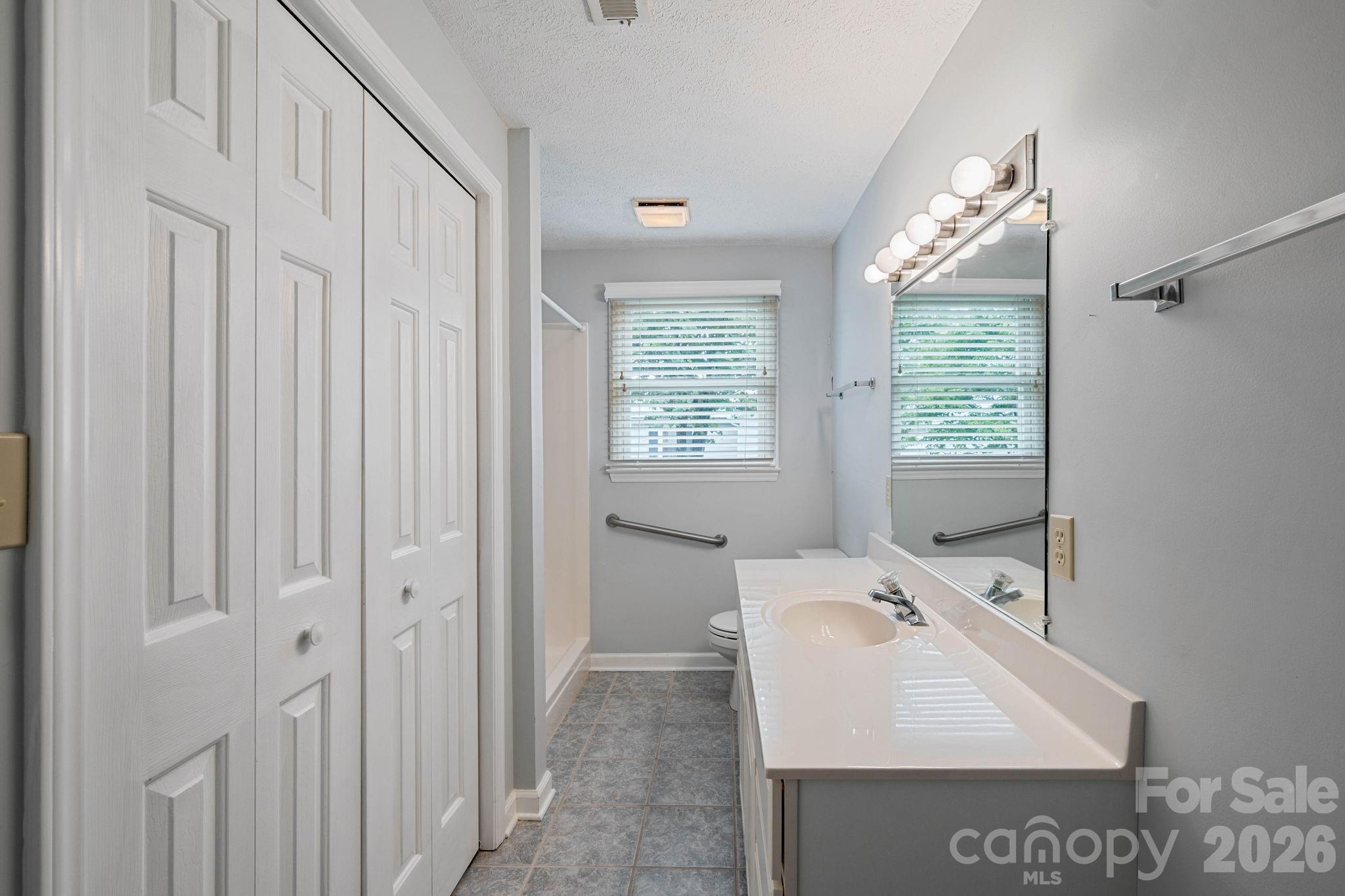 191 Thompson Road Property Photo 14
