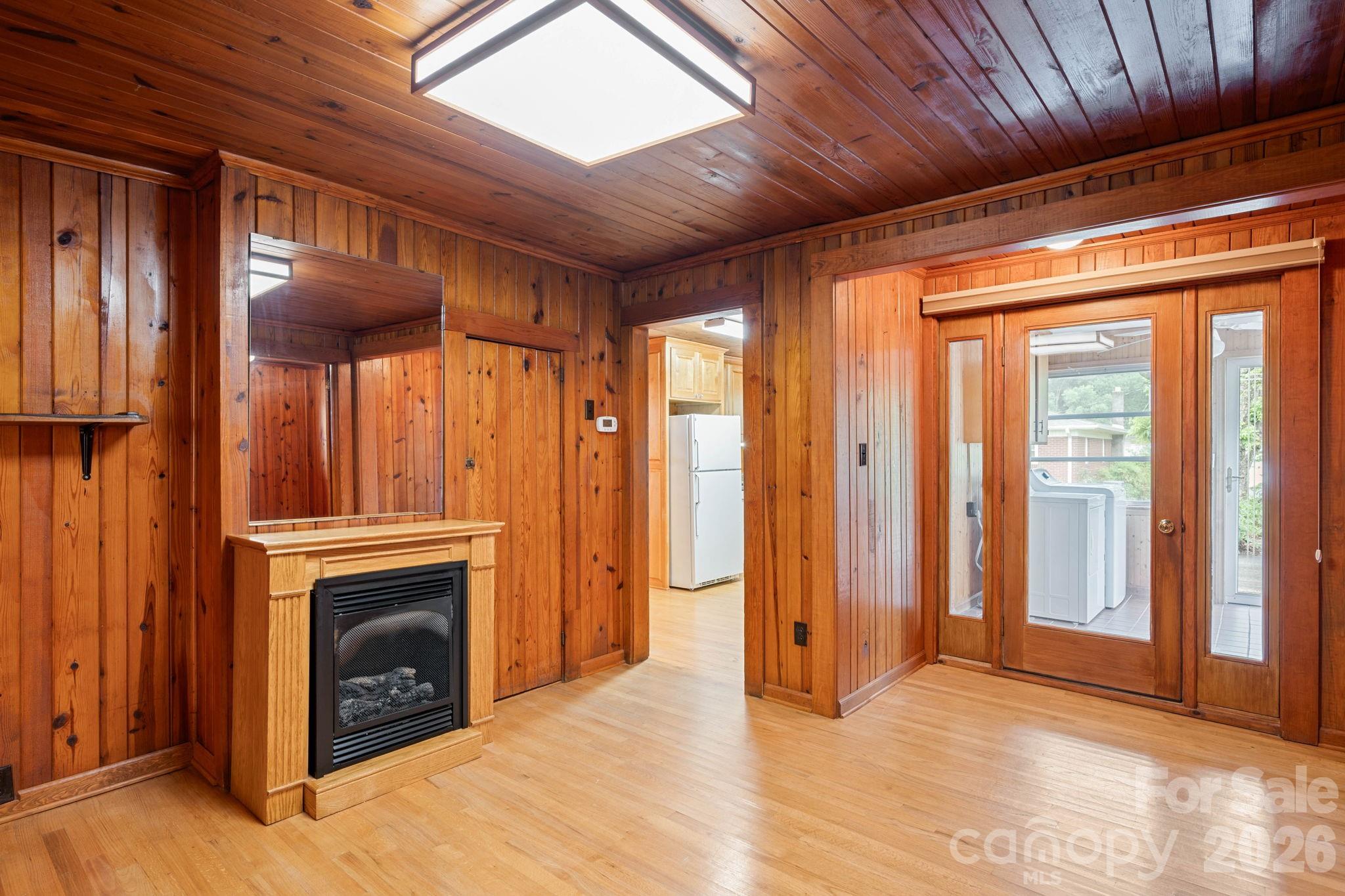 191 Thompson Road Property Photo 15