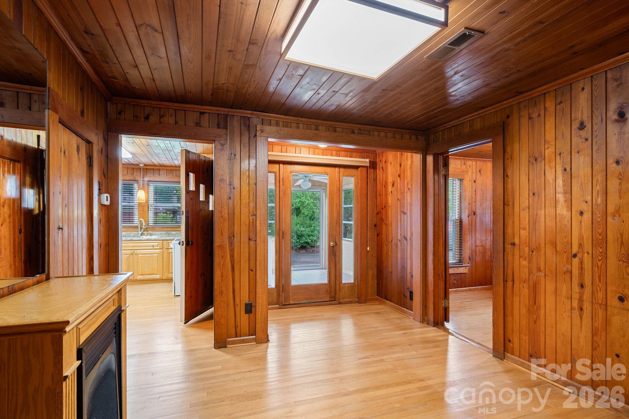 191 Thompson Road Property Photo 17