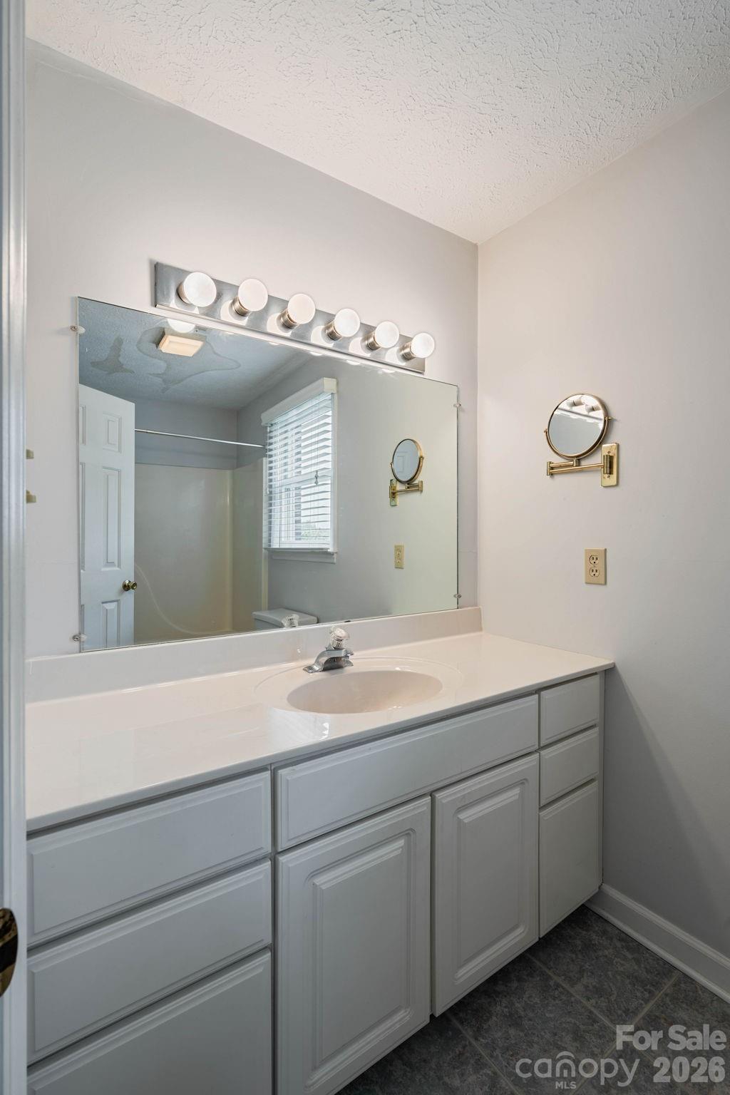 191 Thompson Road Property Photo 22