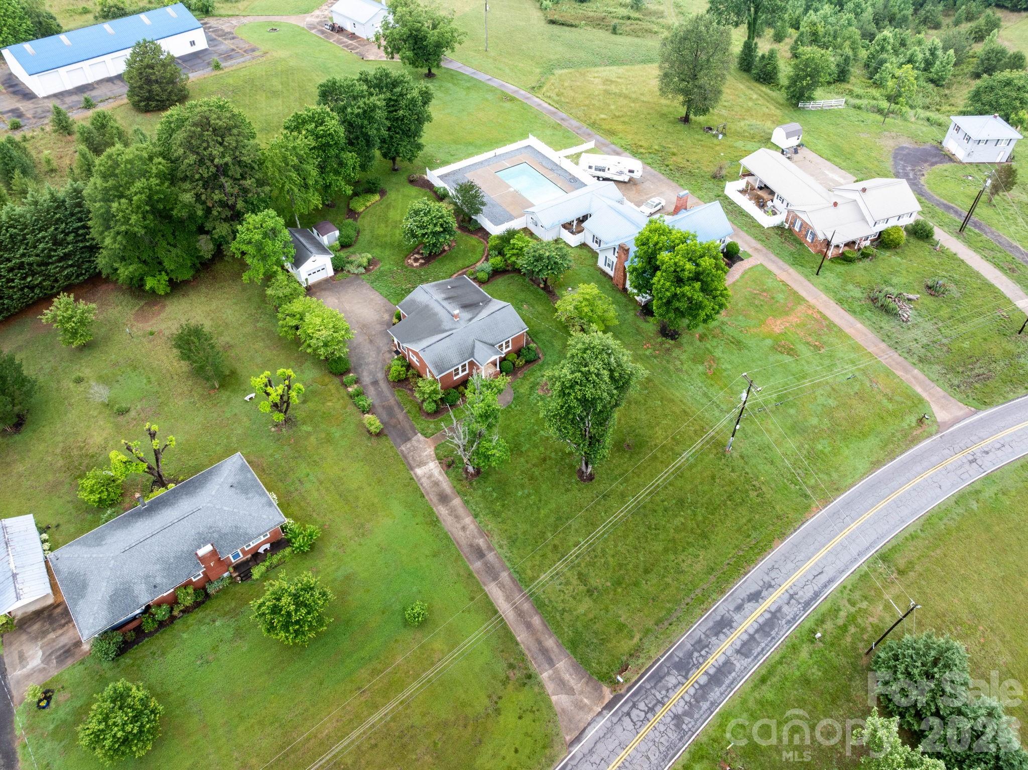 191 Thompson Road Property Photo 32