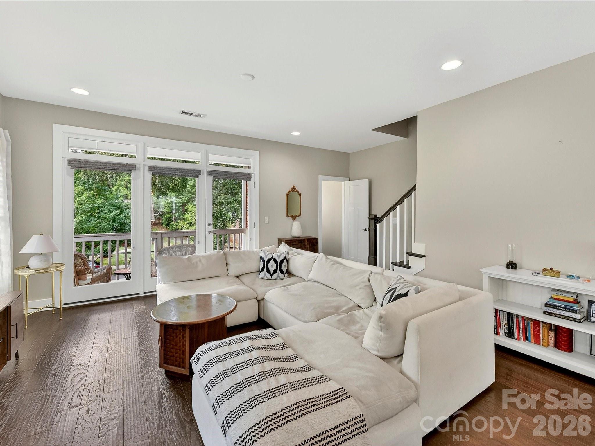131 Grandin Road Property Photo 5