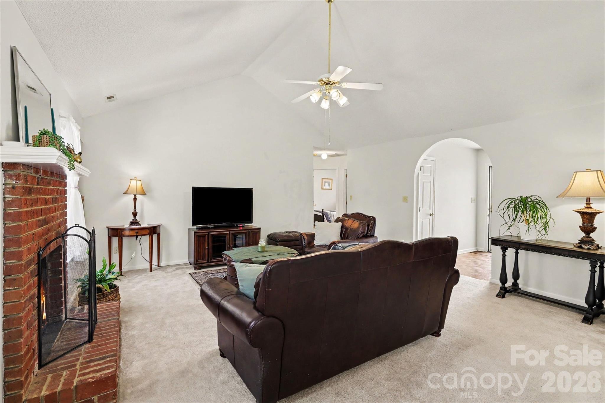 1010 Ridgefield Circle Property Photo 6