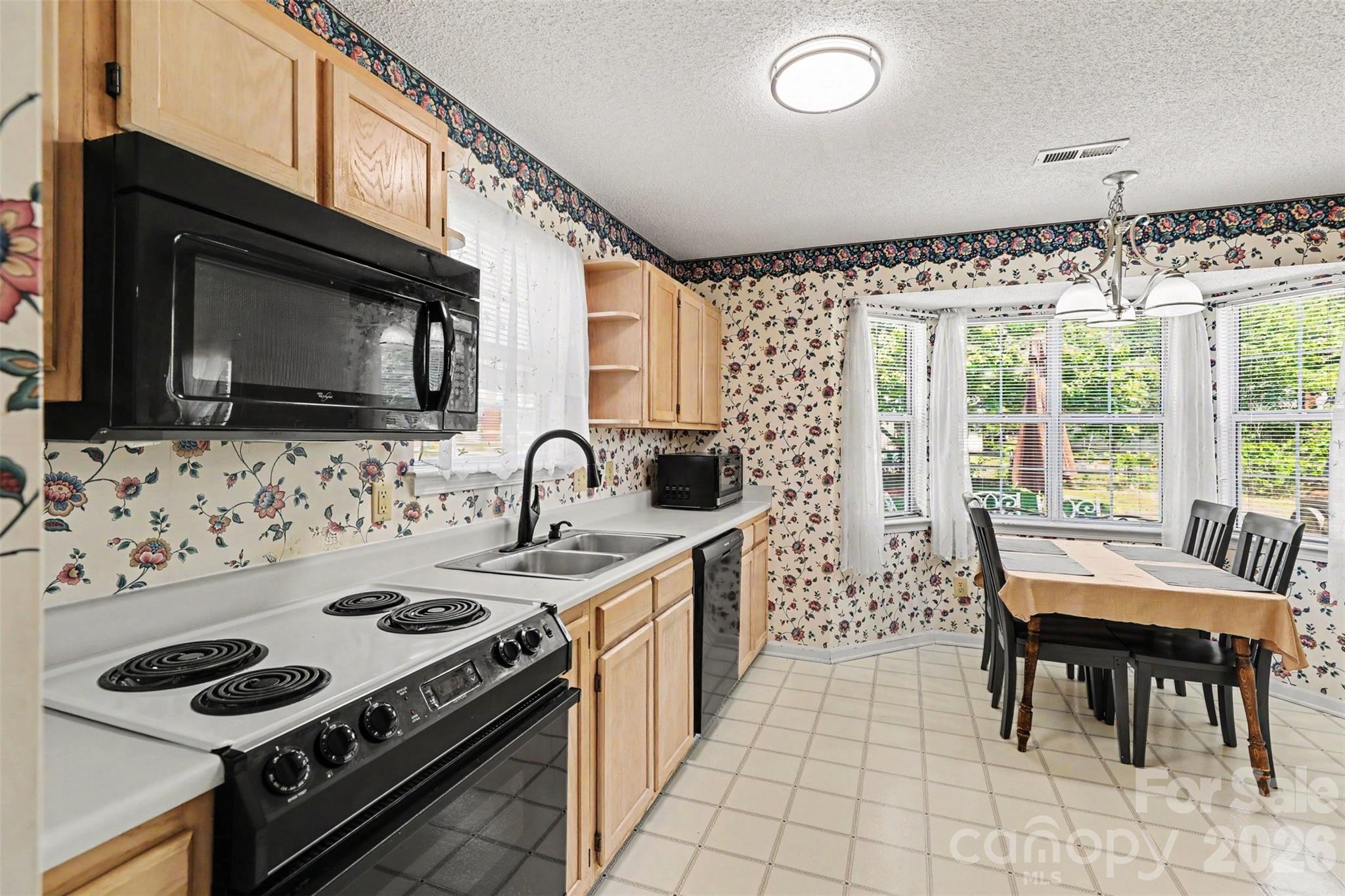 1010 Ridgefield Circle Property Photo 11