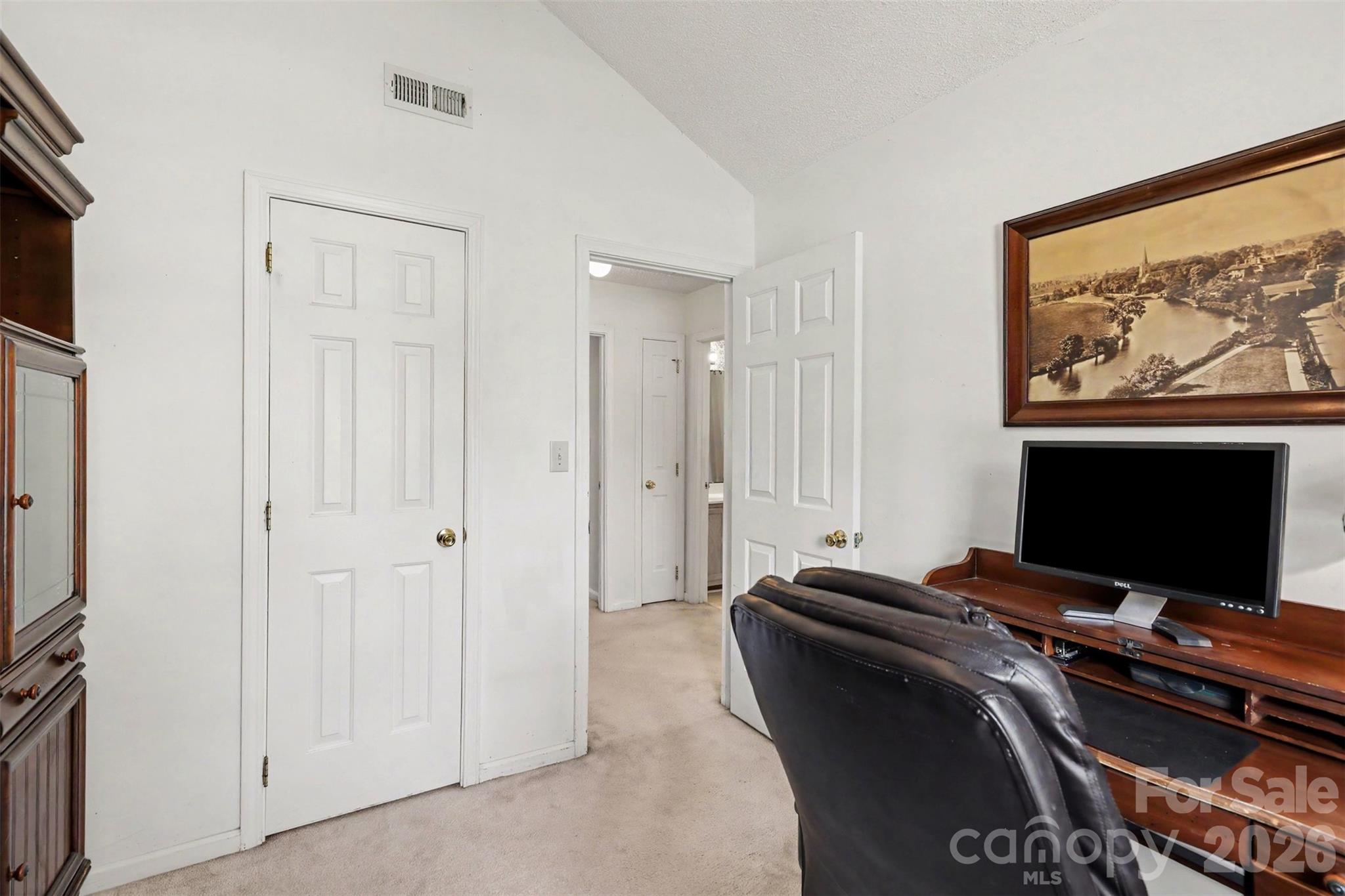 1010 Ridgefield Circle Property Photo 26