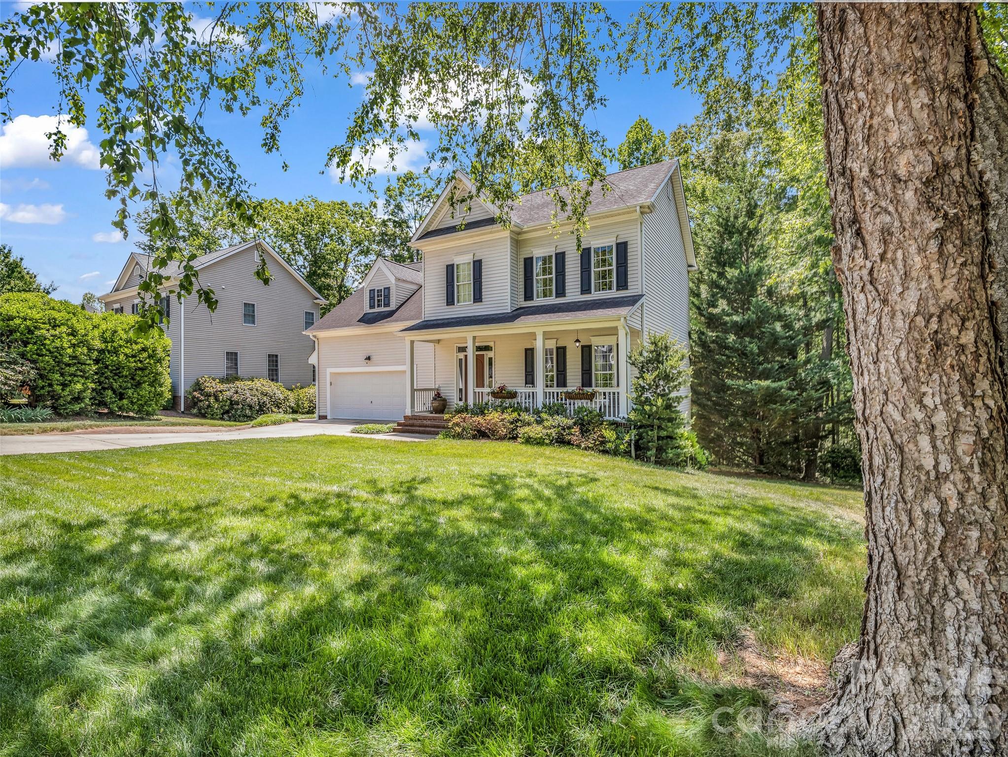 1042 Columbine Road Property Photo 3