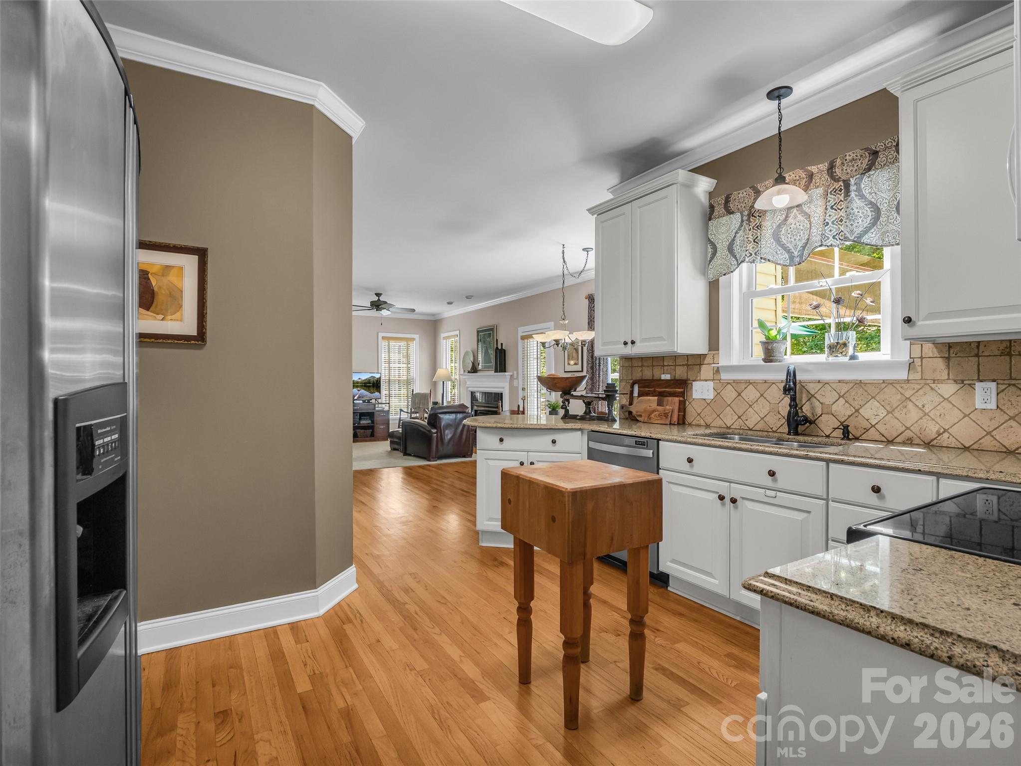 1042 Columbine Road Property Photo 11