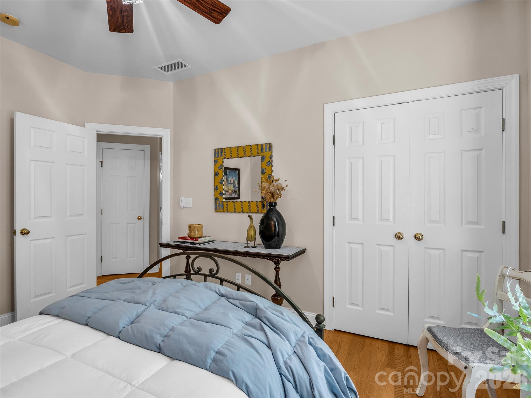 1042 Columbine Road Property Photo 26