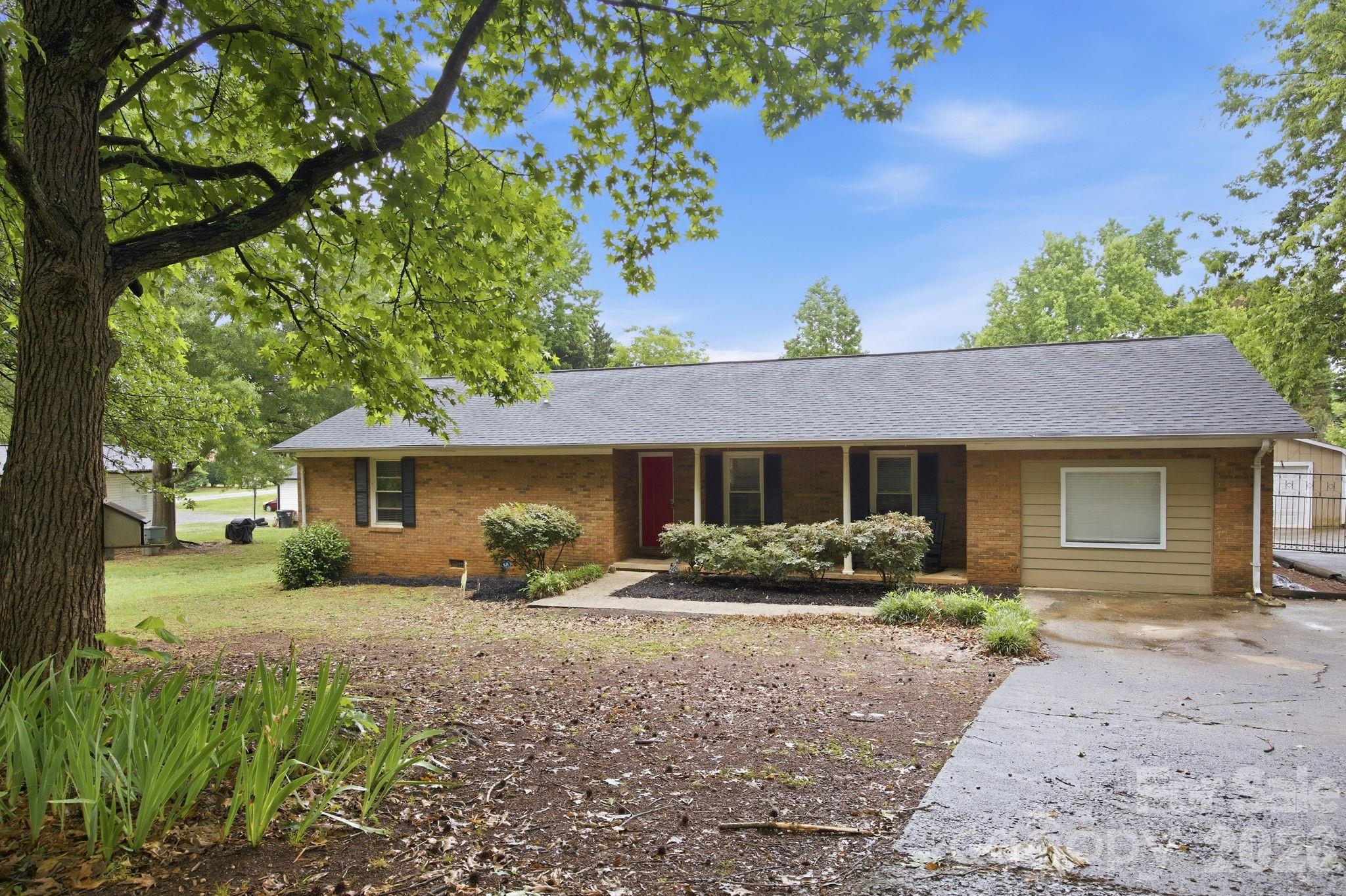 1709 Andover Street Property Photo 3