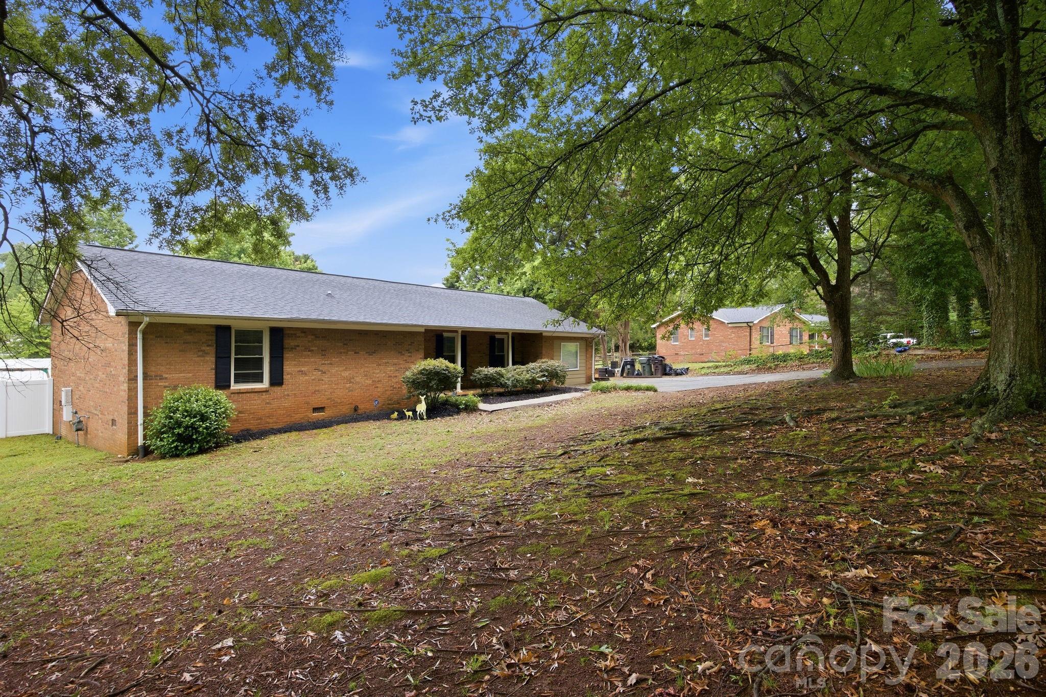 1709 Andover Street Property Photo 5