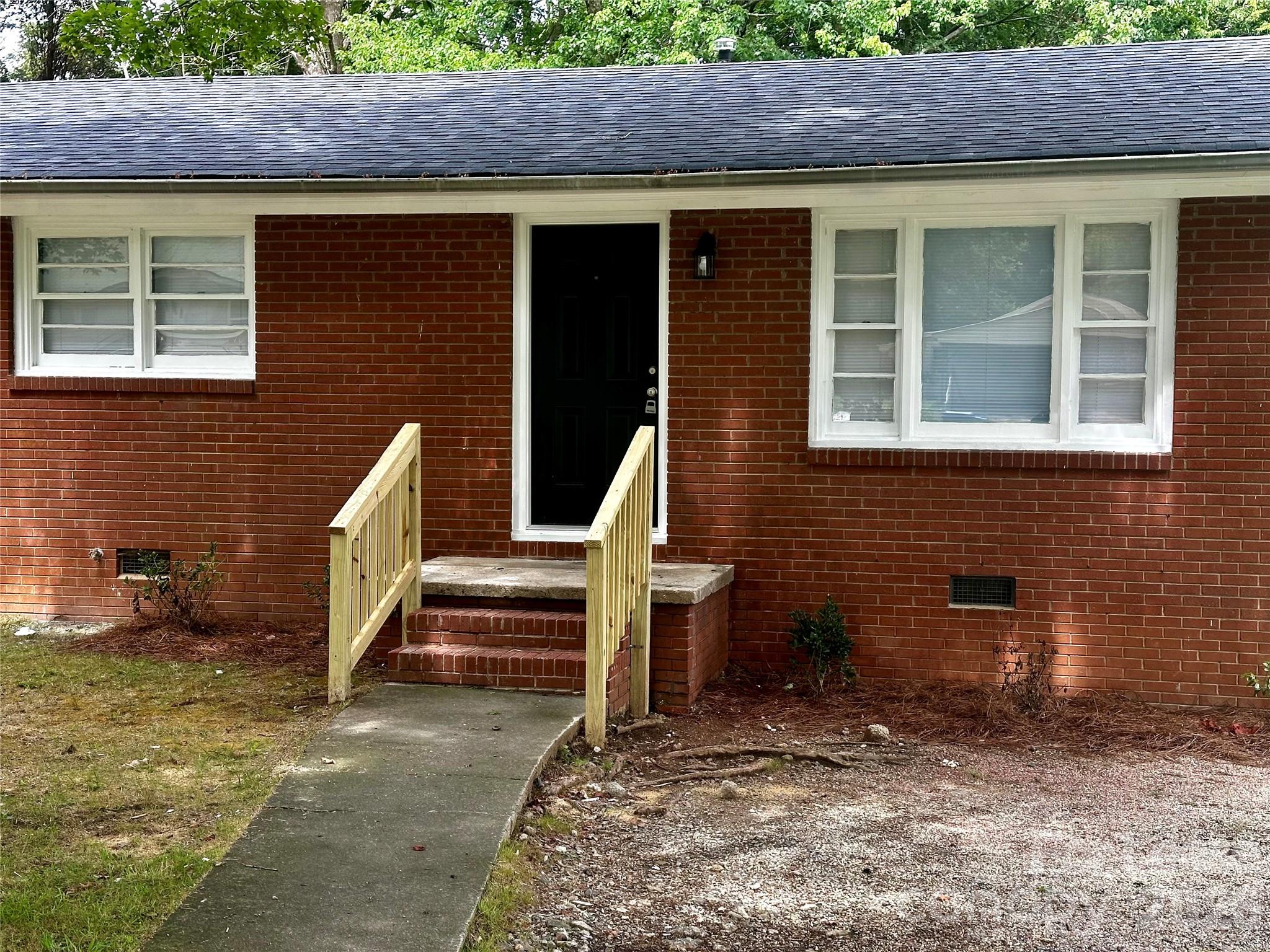 110 Mendota Avenue Property Photo 2