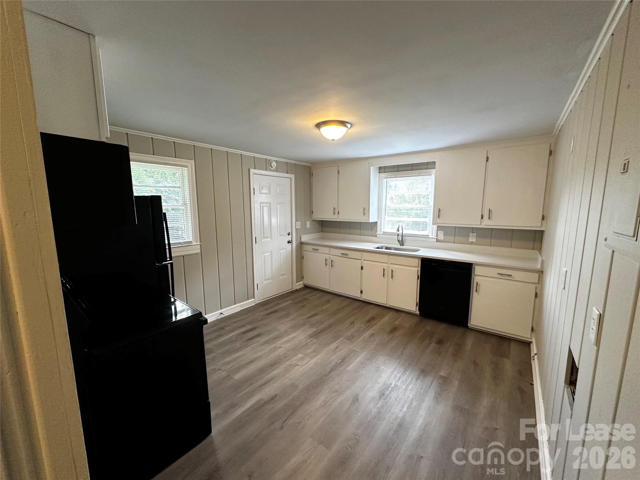 110 Mendota Avenue Property Photo 8