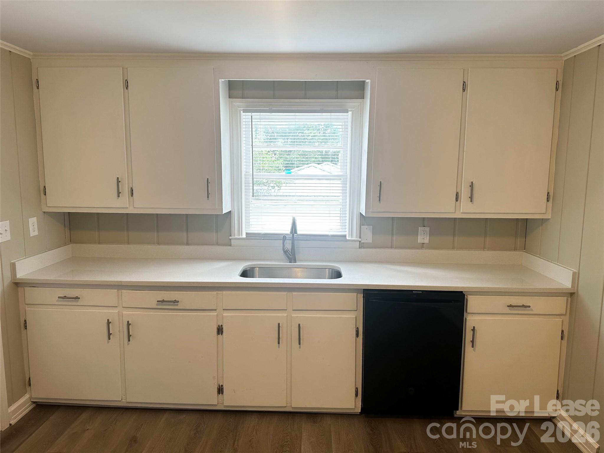 110 Mendota Avenue Property Photo 9