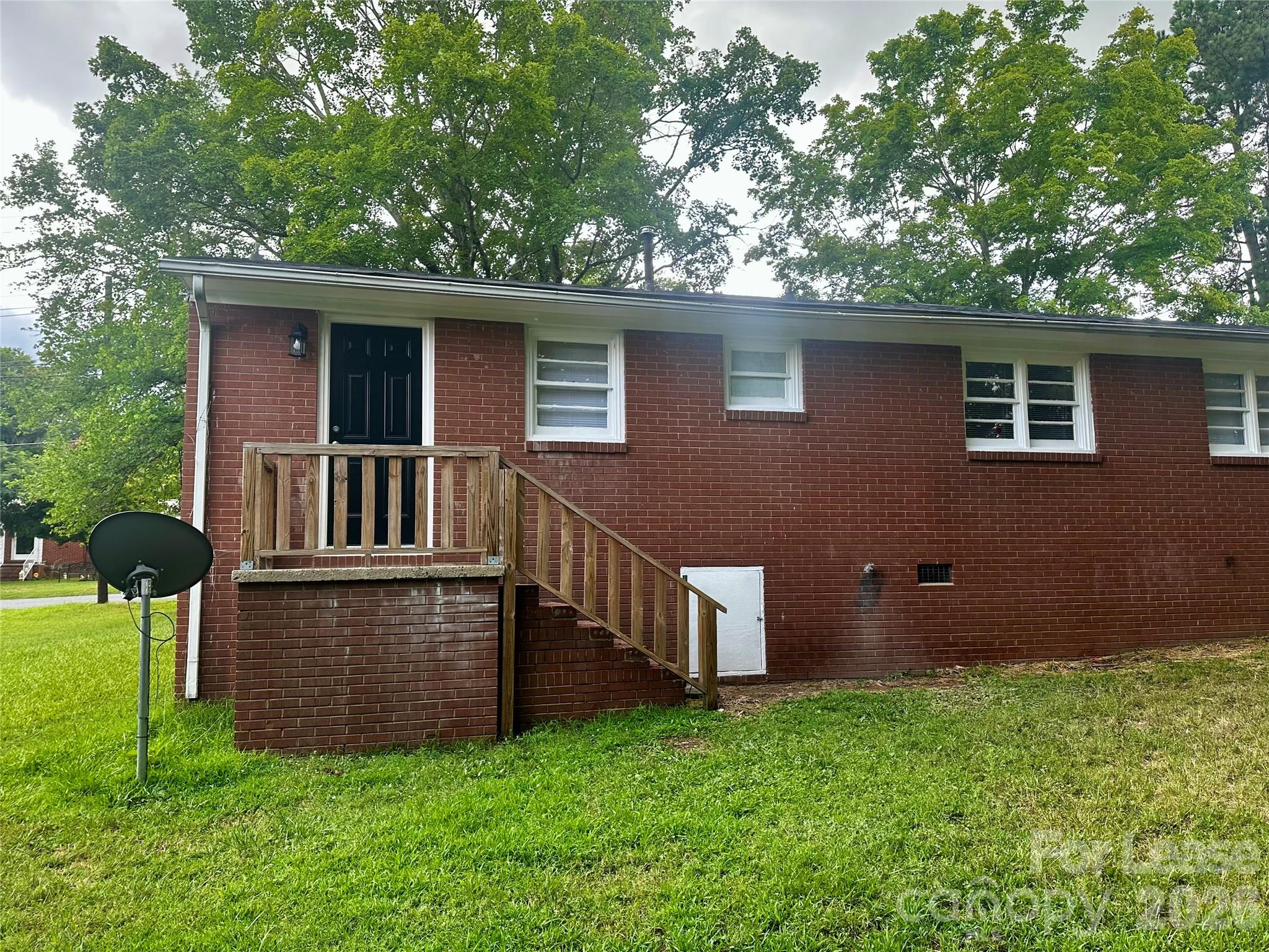 110 Mendota Avenue Property Photo 22