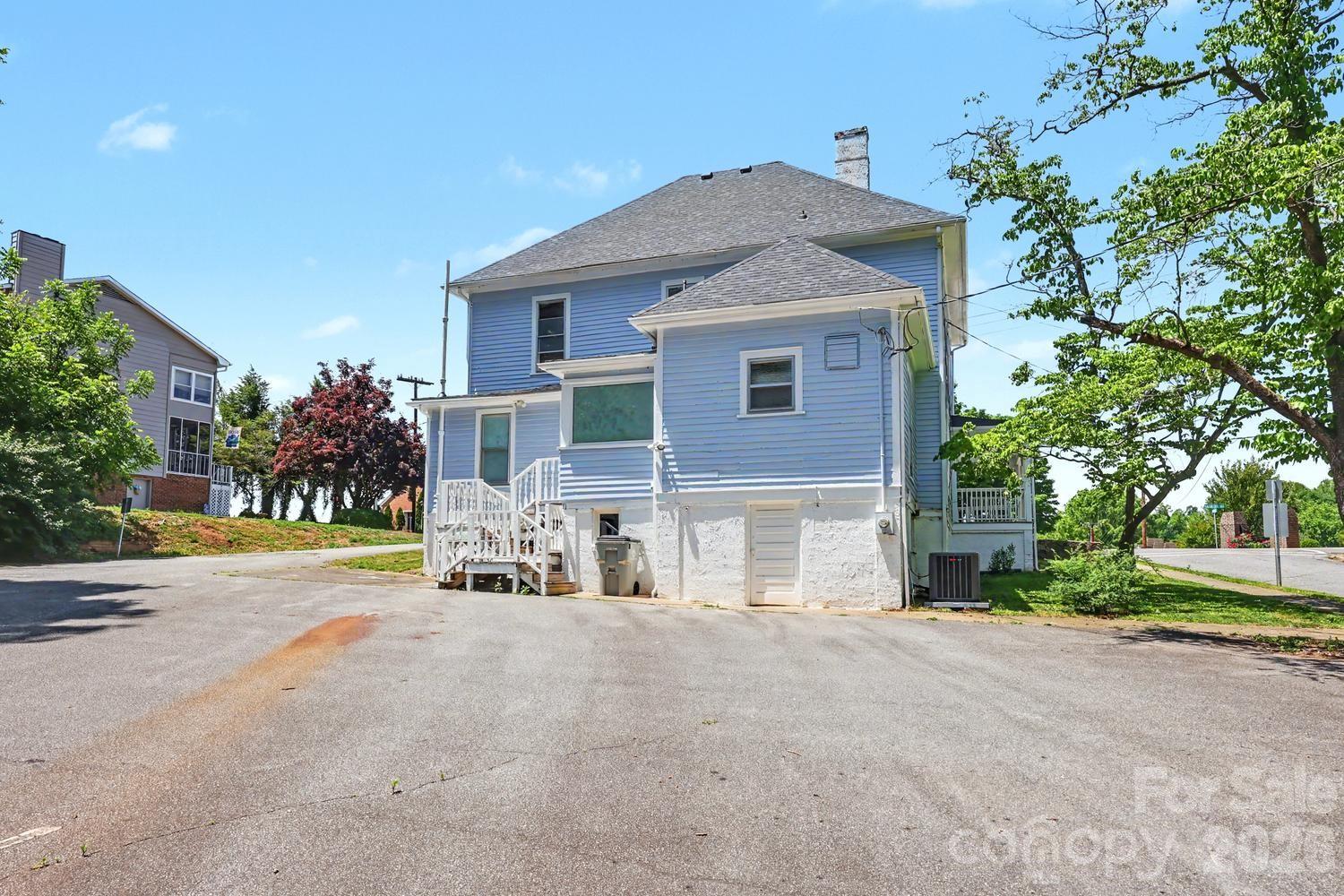 601 College Avenue Property Photo 33