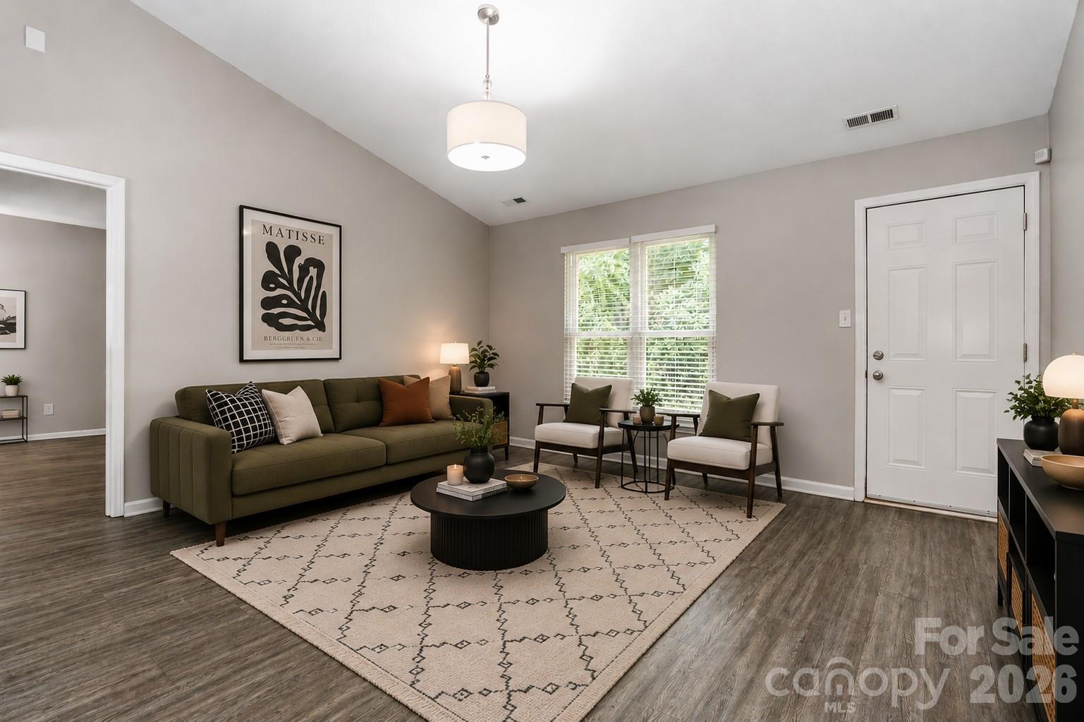 2721 Fairstone Avenue Property Photo 2
