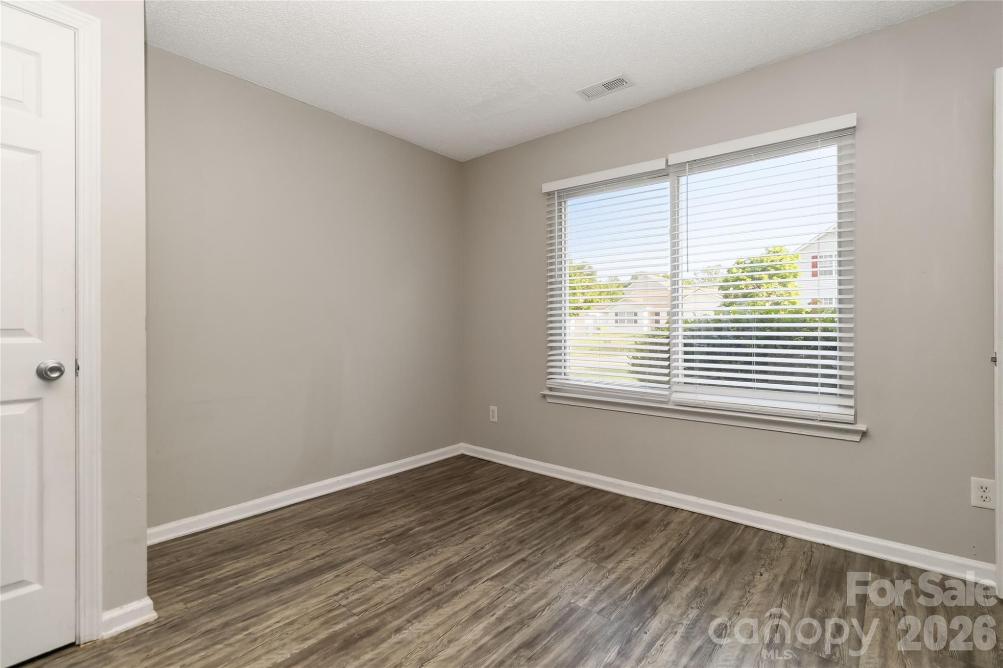 2721 Fairstone Avenue Property Photo 7