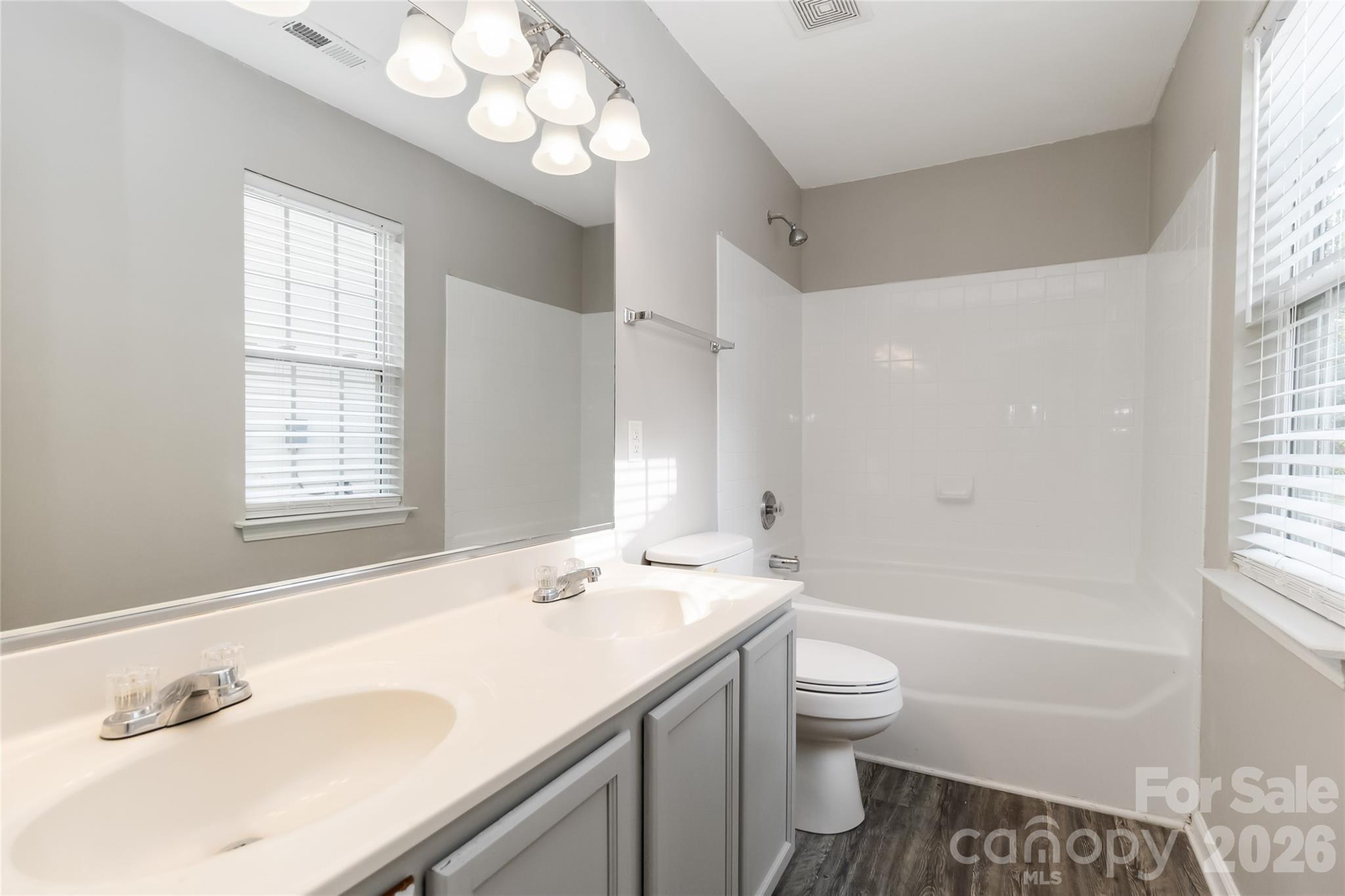 2721 Fairstone Avenue Property Photo 10