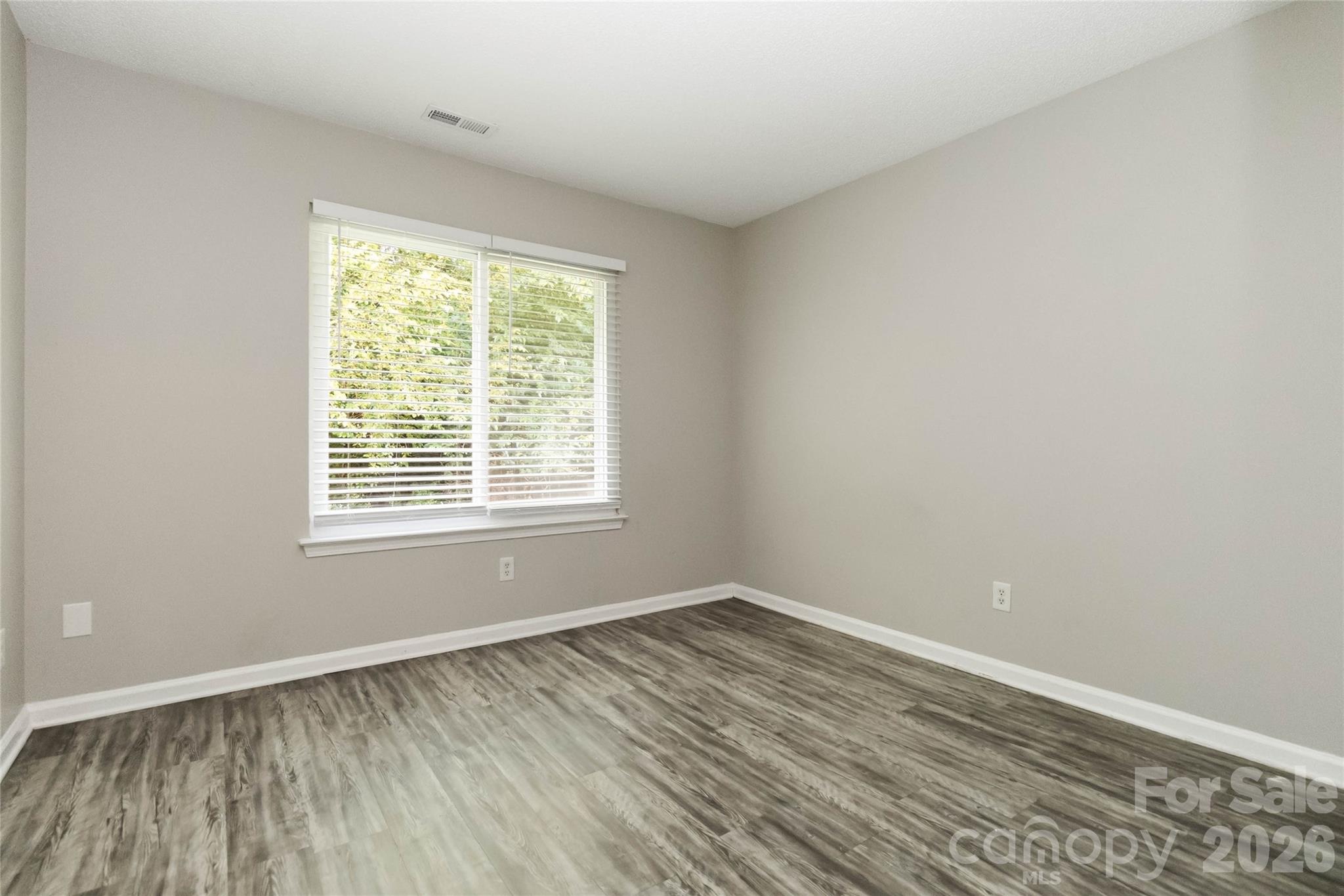 2721 Fairstone Avenue Property Photo 11