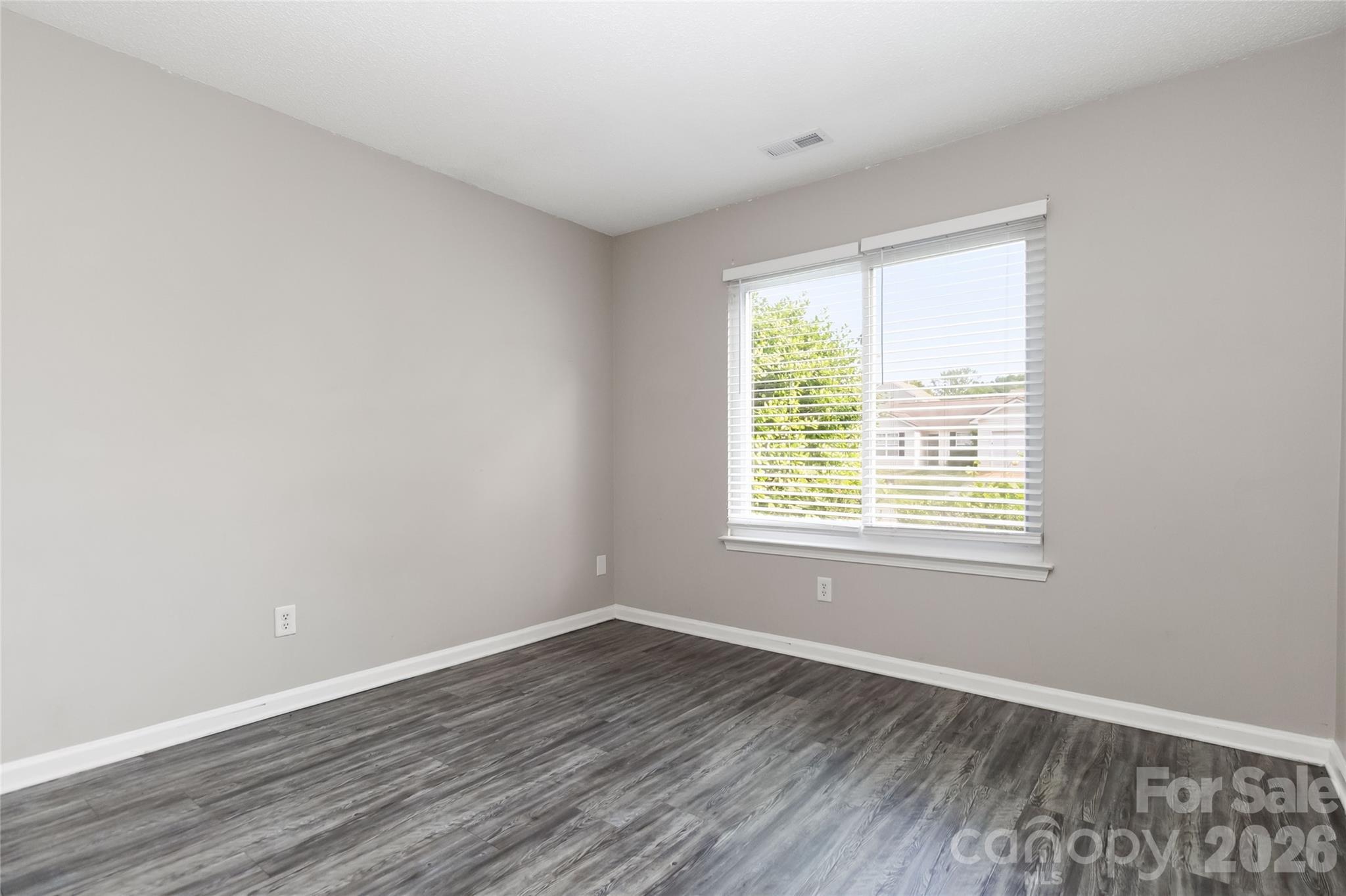2721 Fairstone Avenue Property Photo 12