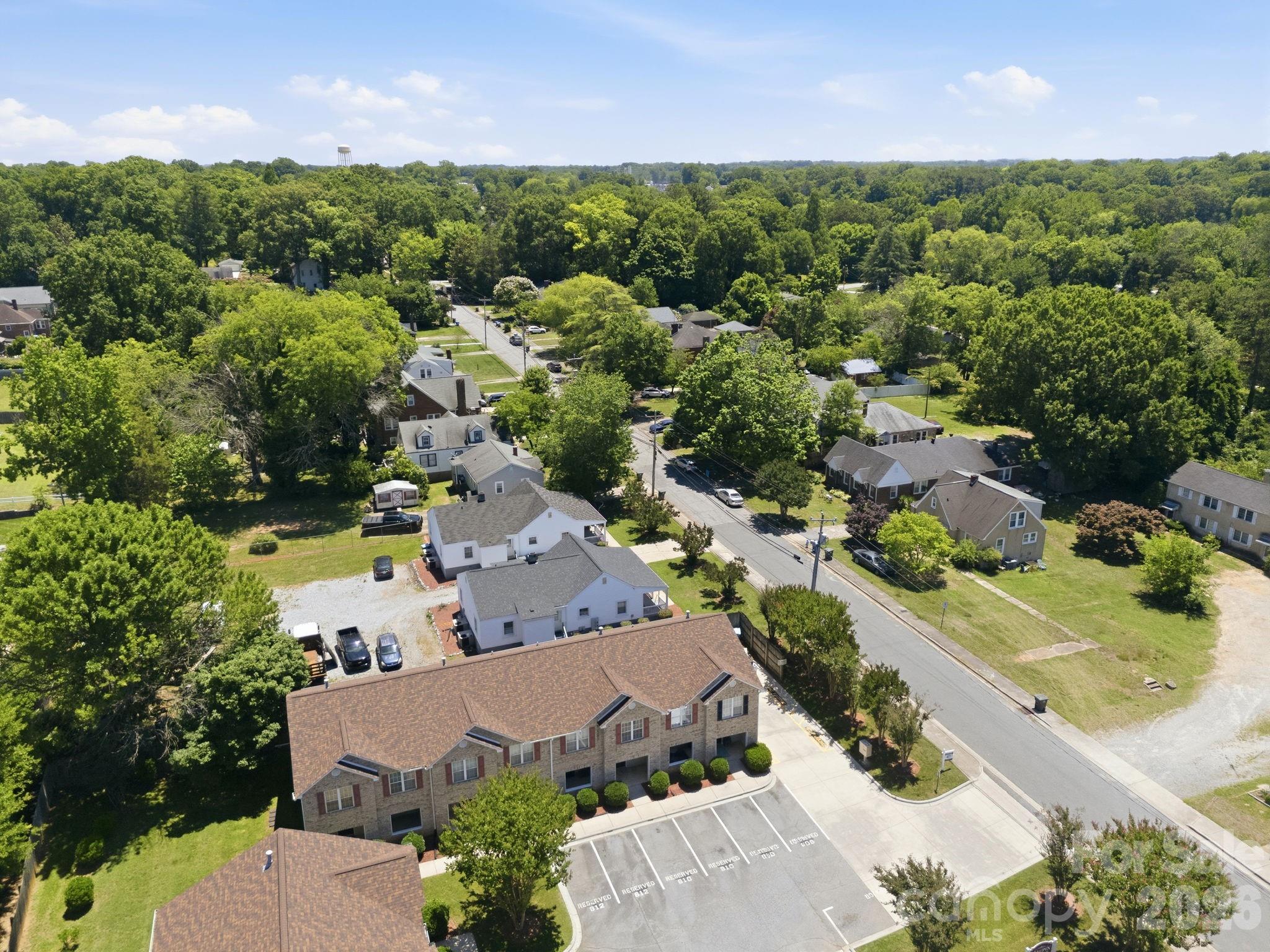 806 Maupin Avenue Property Photo 3