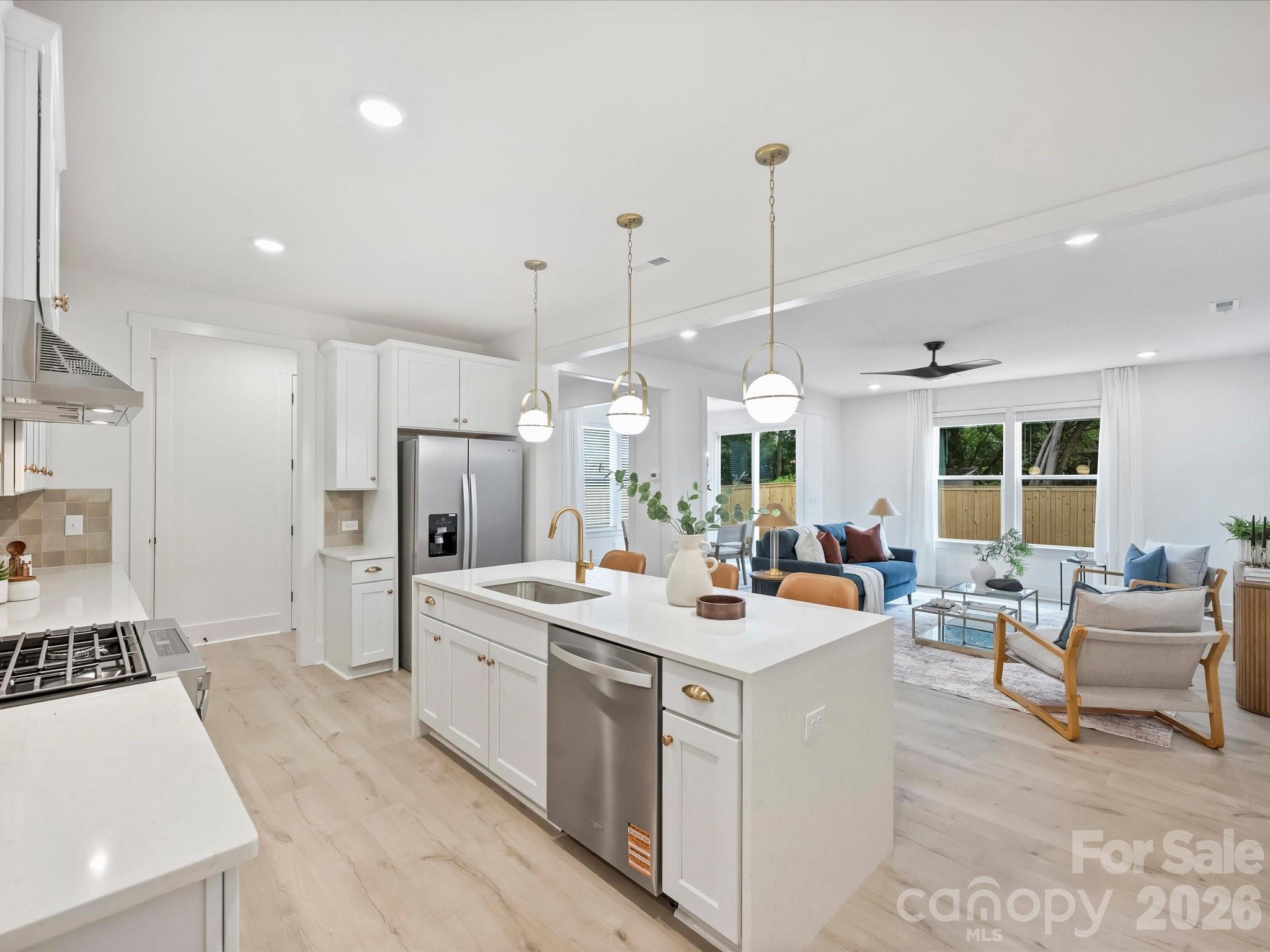 1125 E 35th Street Property Photo 4
