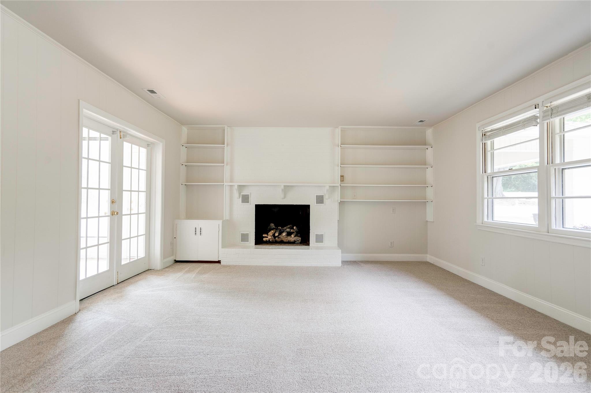 809 Forest Hill Drive Property Photo 8