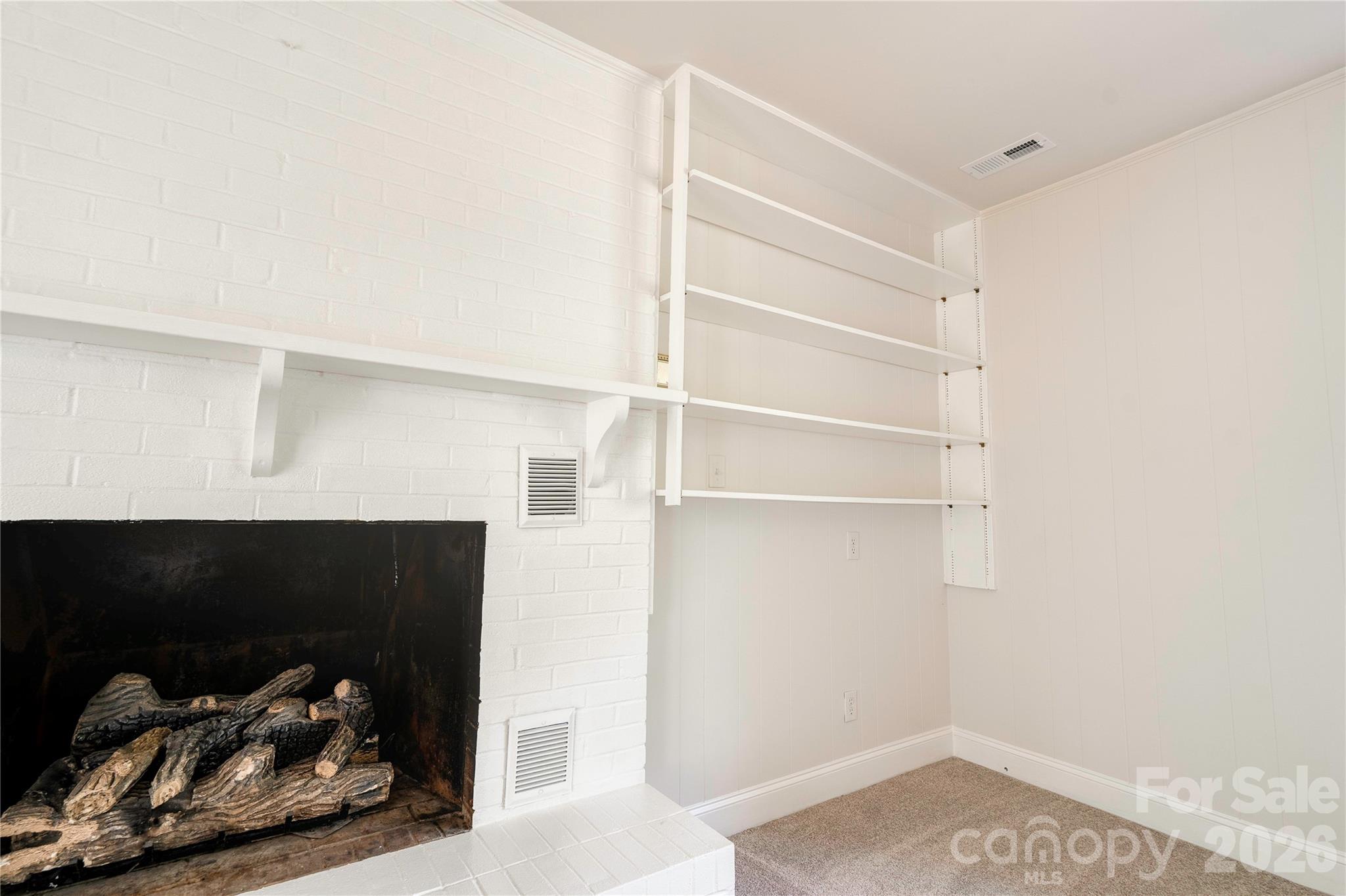 809 Forest Hill Drive Property Photo 9
