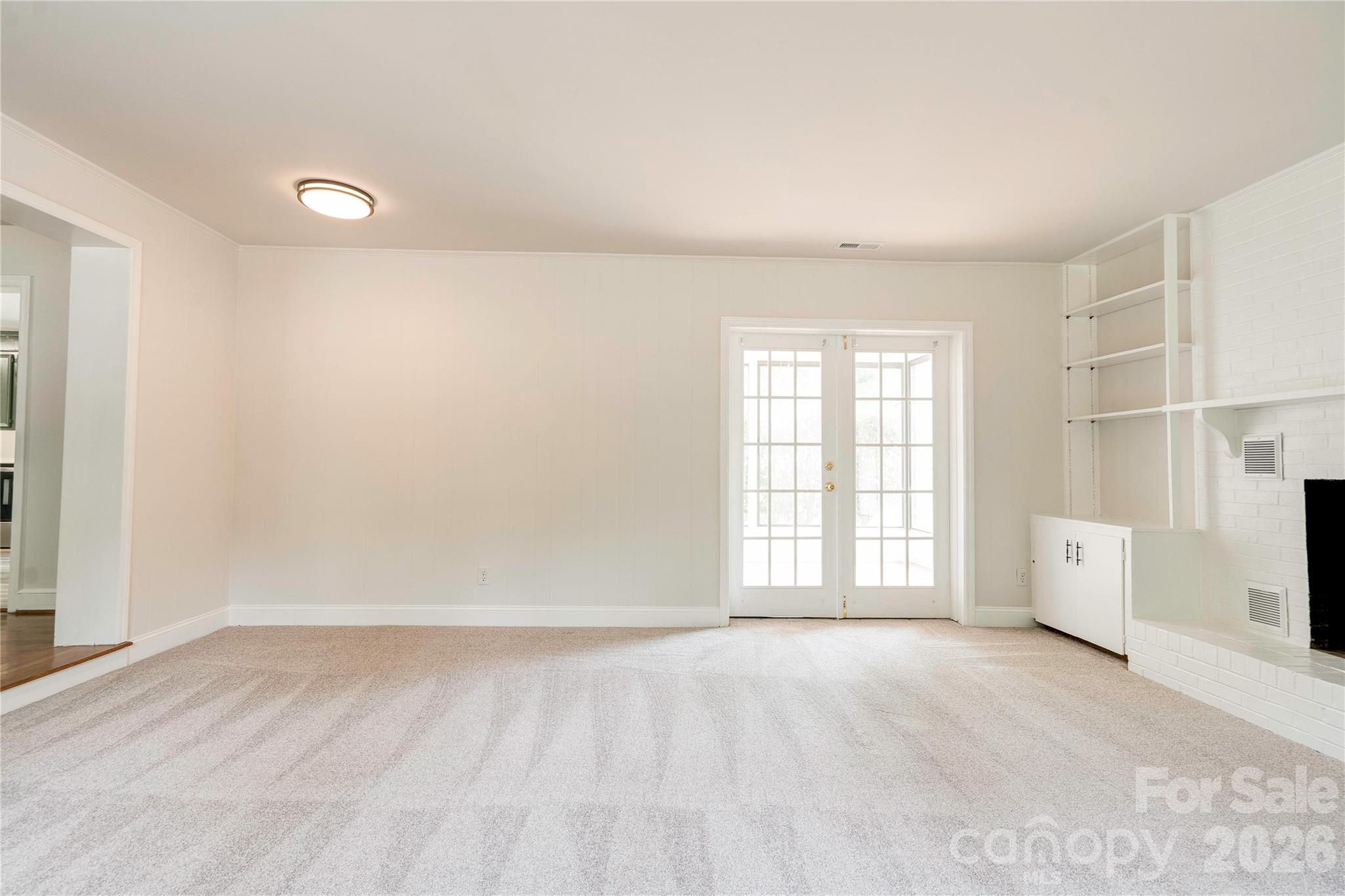 809 Forest Hill Drive Property Photo 10