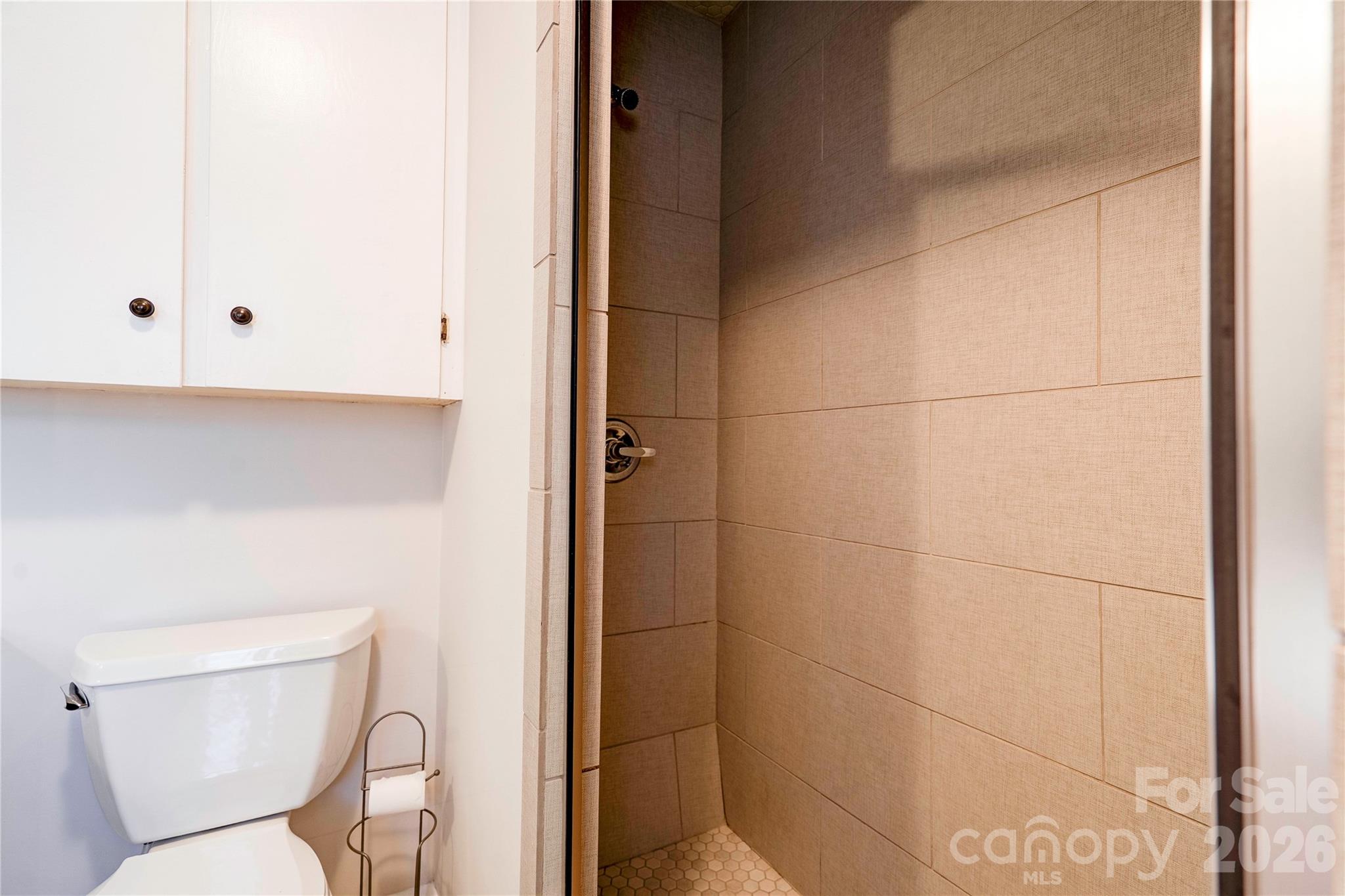 809 Forest Hill Drive Property Photo 17