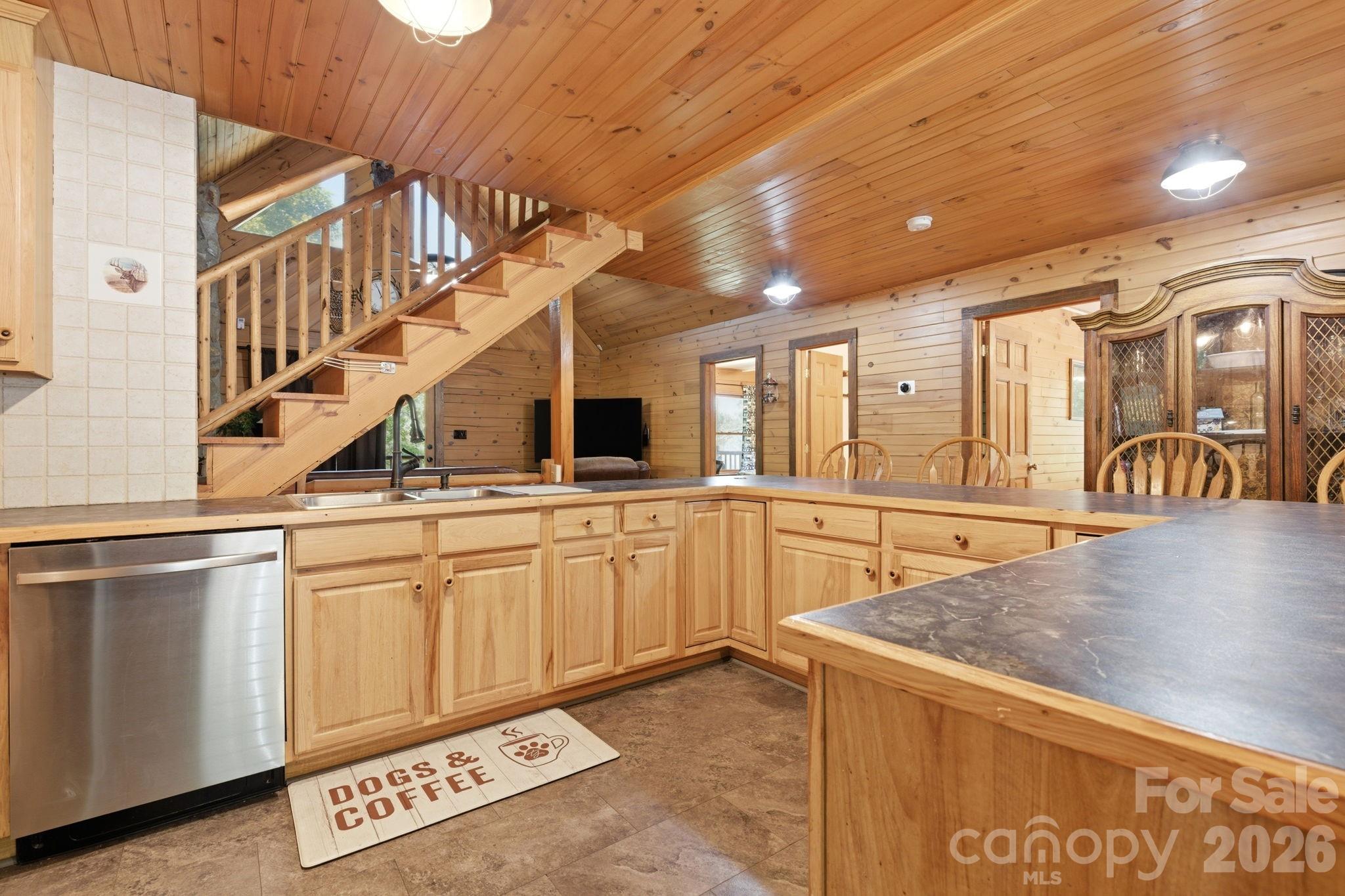 152 Rivercliff Drive Property Photo 10