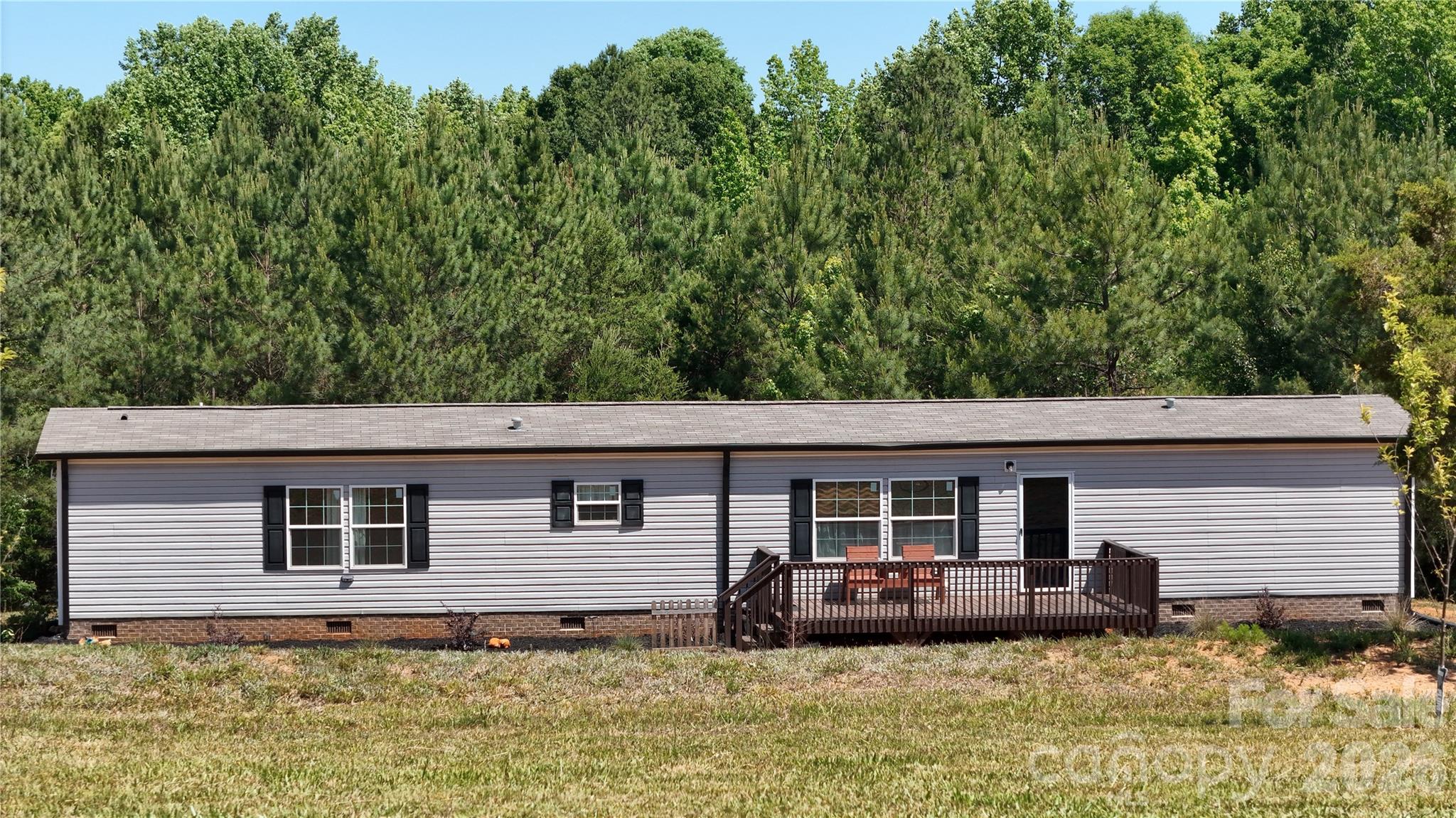 365 Guernsey Lane Property Photo 5