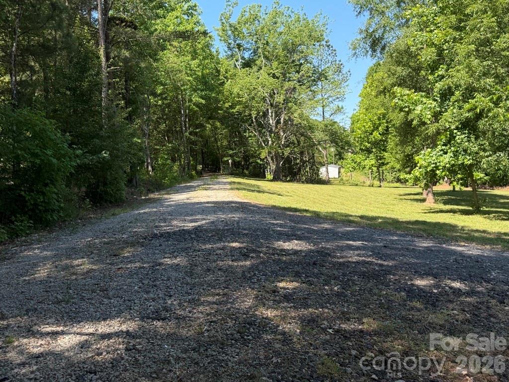 365 Guernsey Lane Property Photo 8