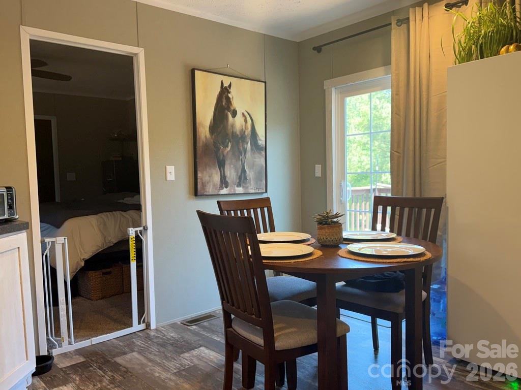365 Guernsey Lane Property Photo 19