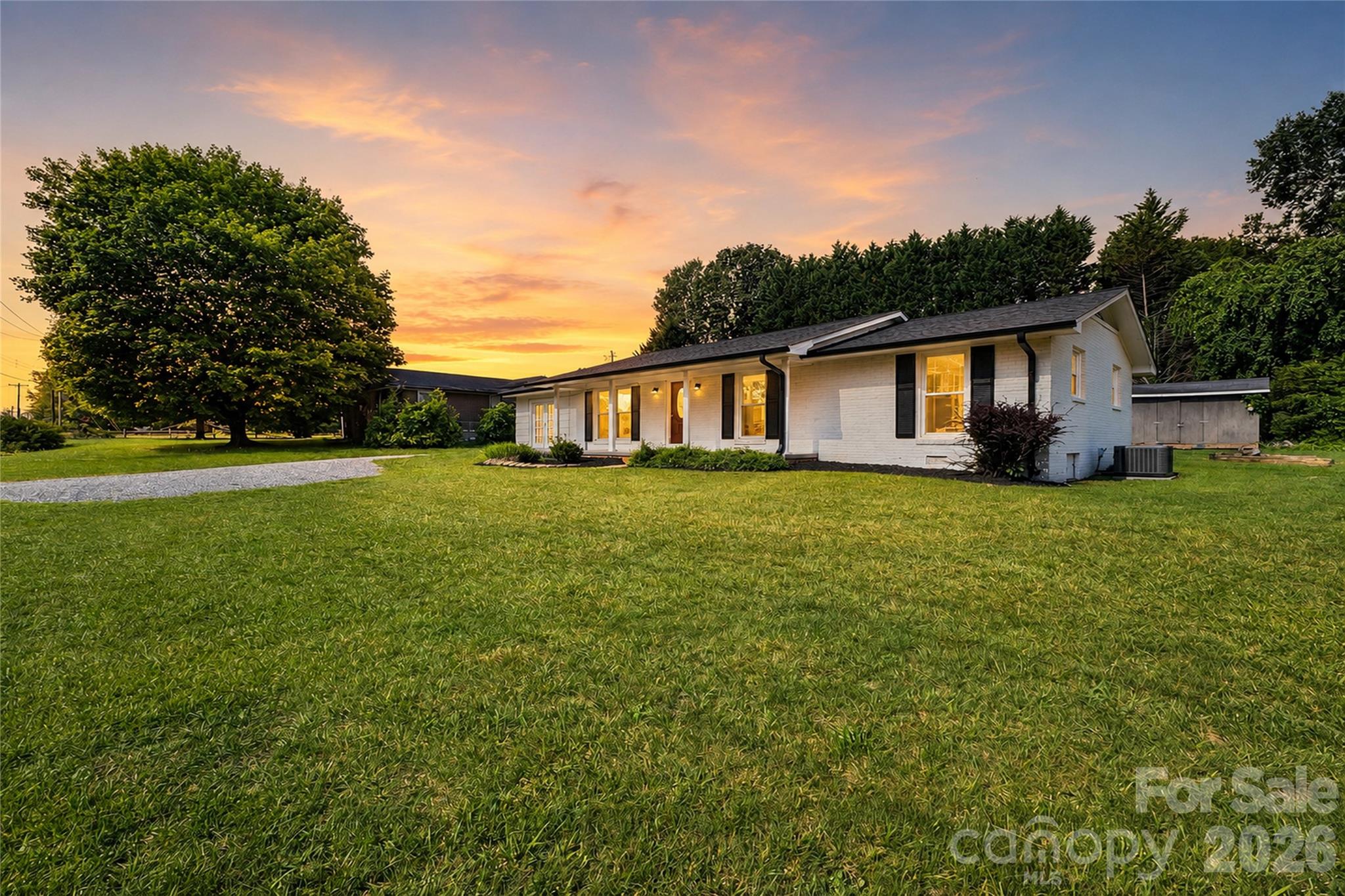 2121 24th Street Property Photo 1