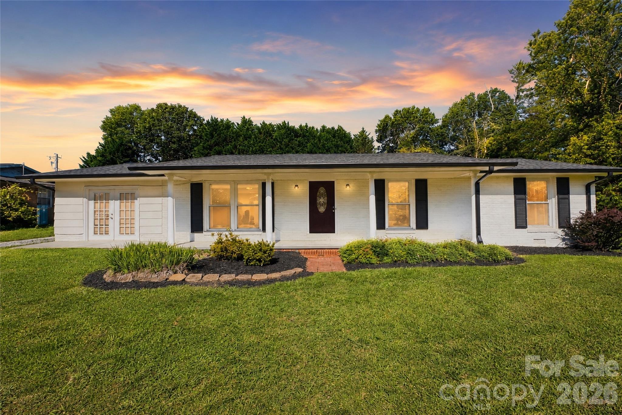 2121 24th Street Property Photo 2