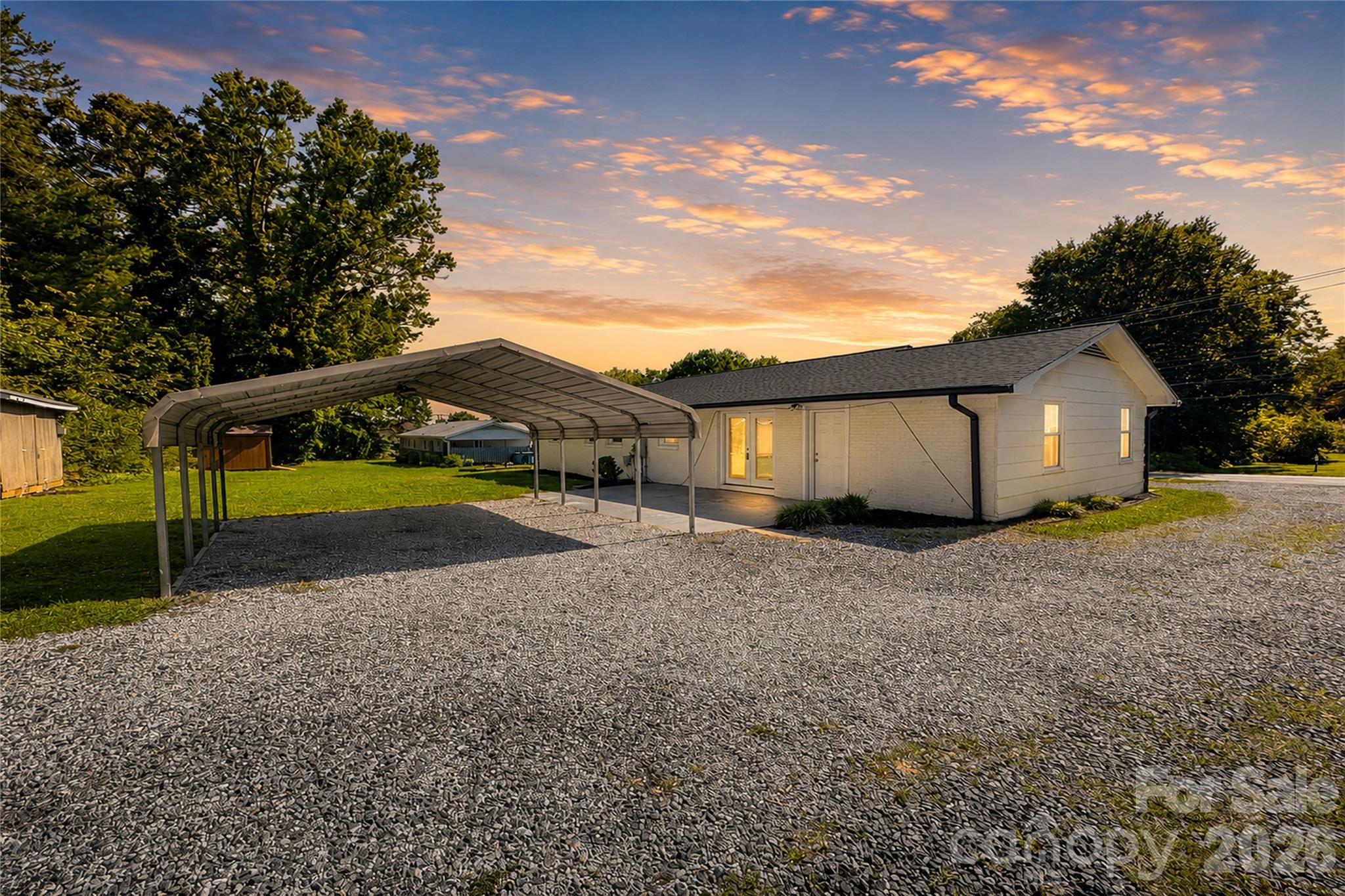 2121 24th Street Property Photo 3