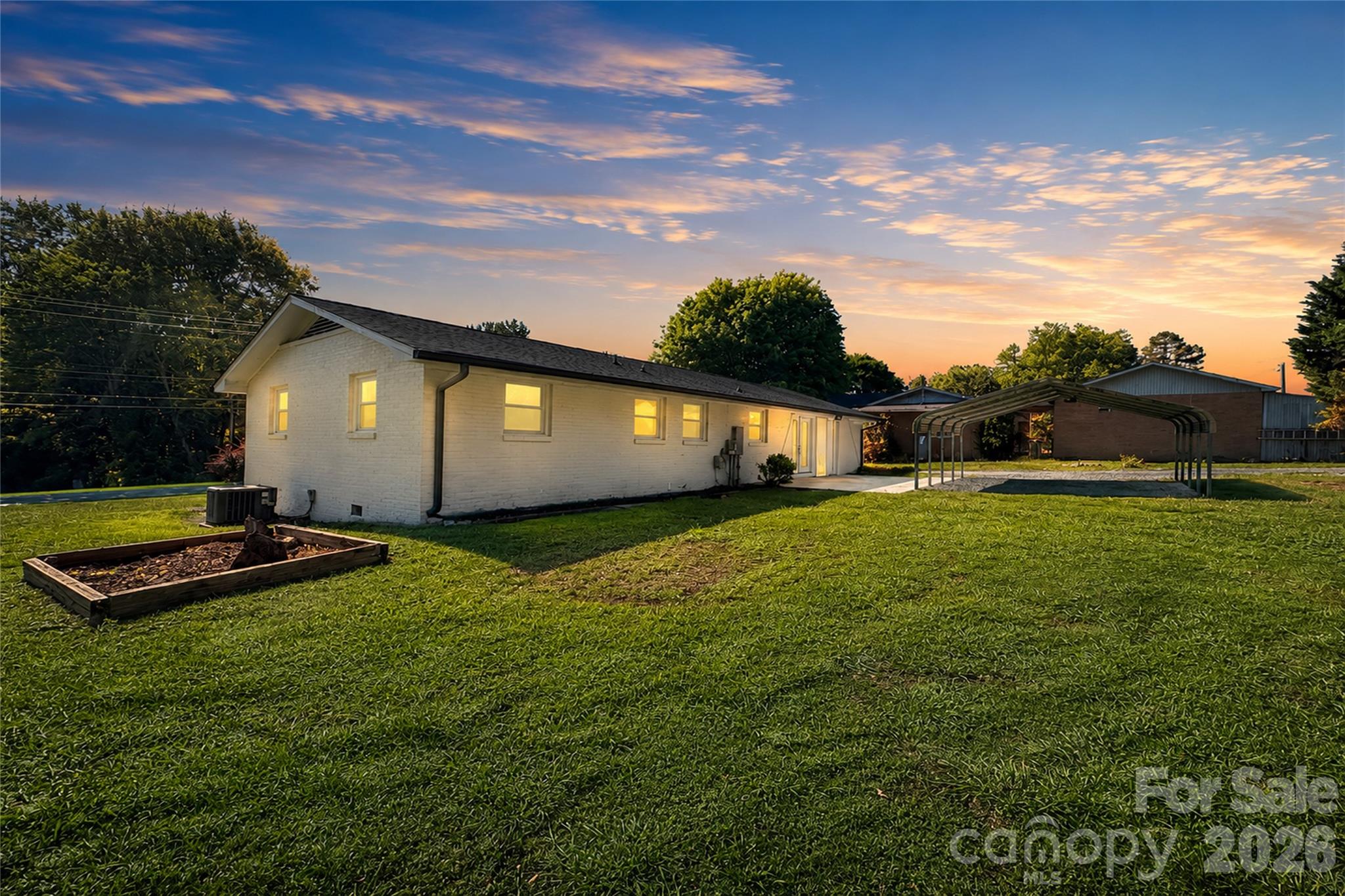 2121 24th Street Property Photo 4