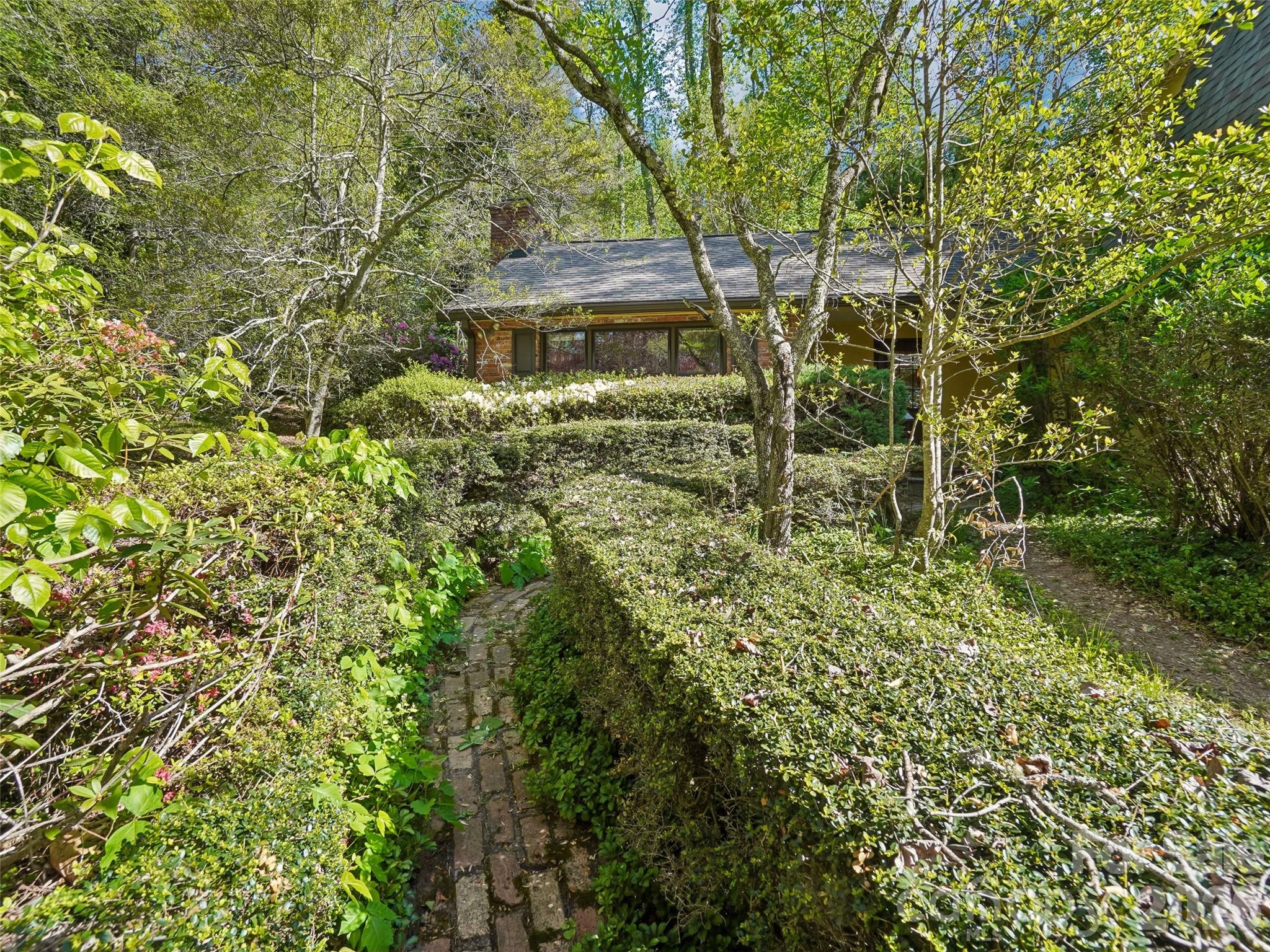 114 Overlook Road Property Photo 2