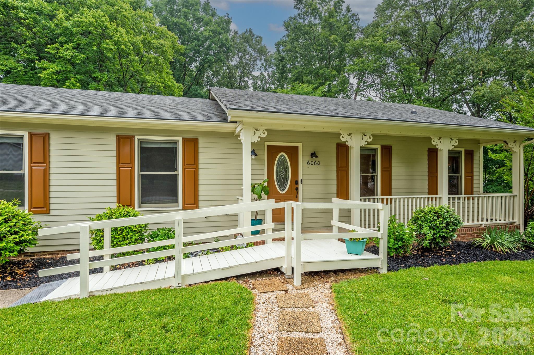 6060 Acadian Woods Drive Property Photo 2